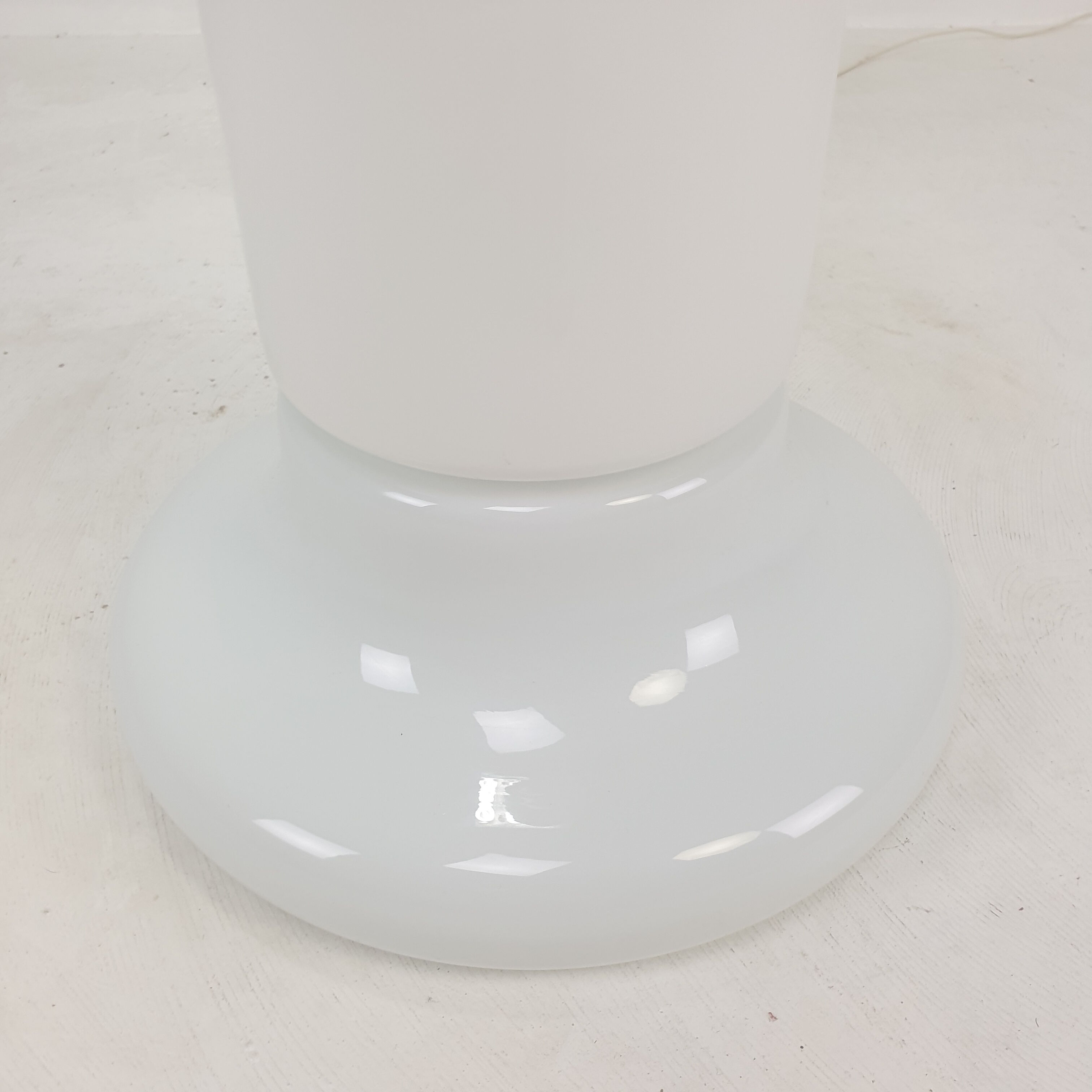 Italian opaline glass zea floor lamp by Salocchi for Lumenform, 1970s