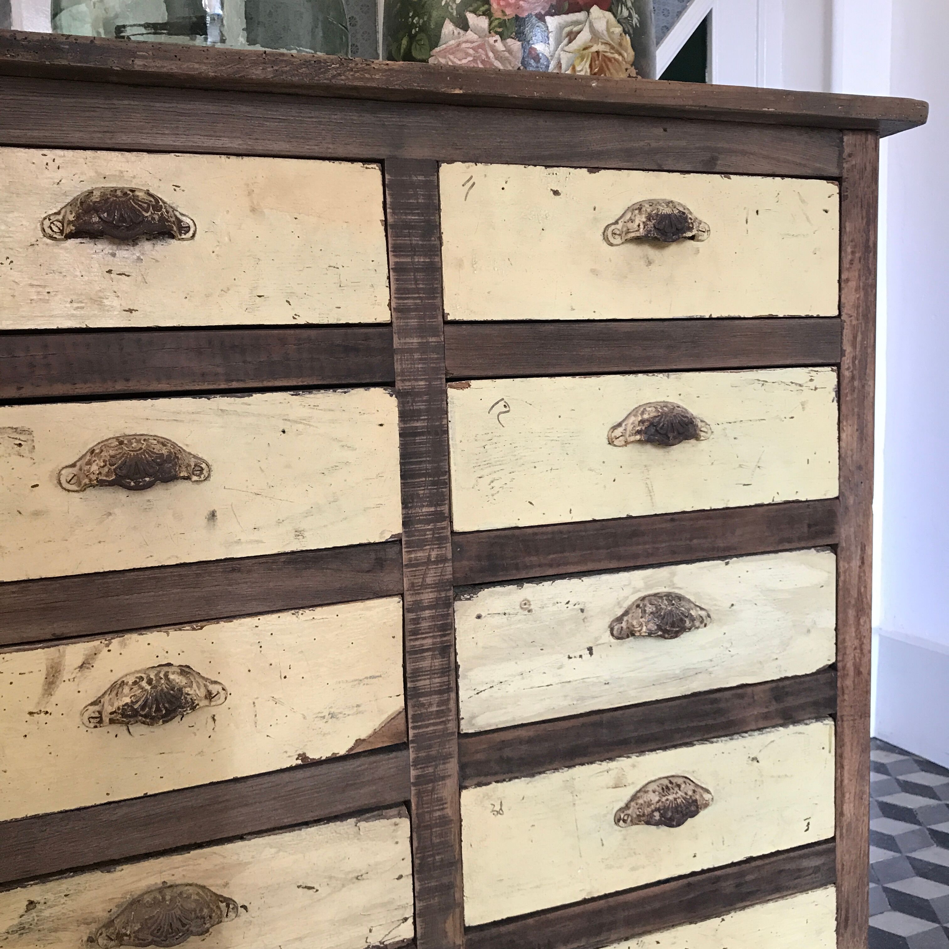 Meuble de métier quincaillerie