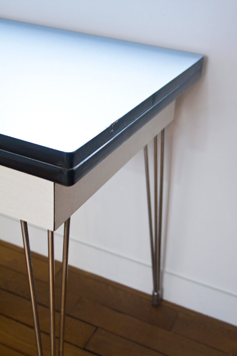 Table formica extensible pieds eiffel