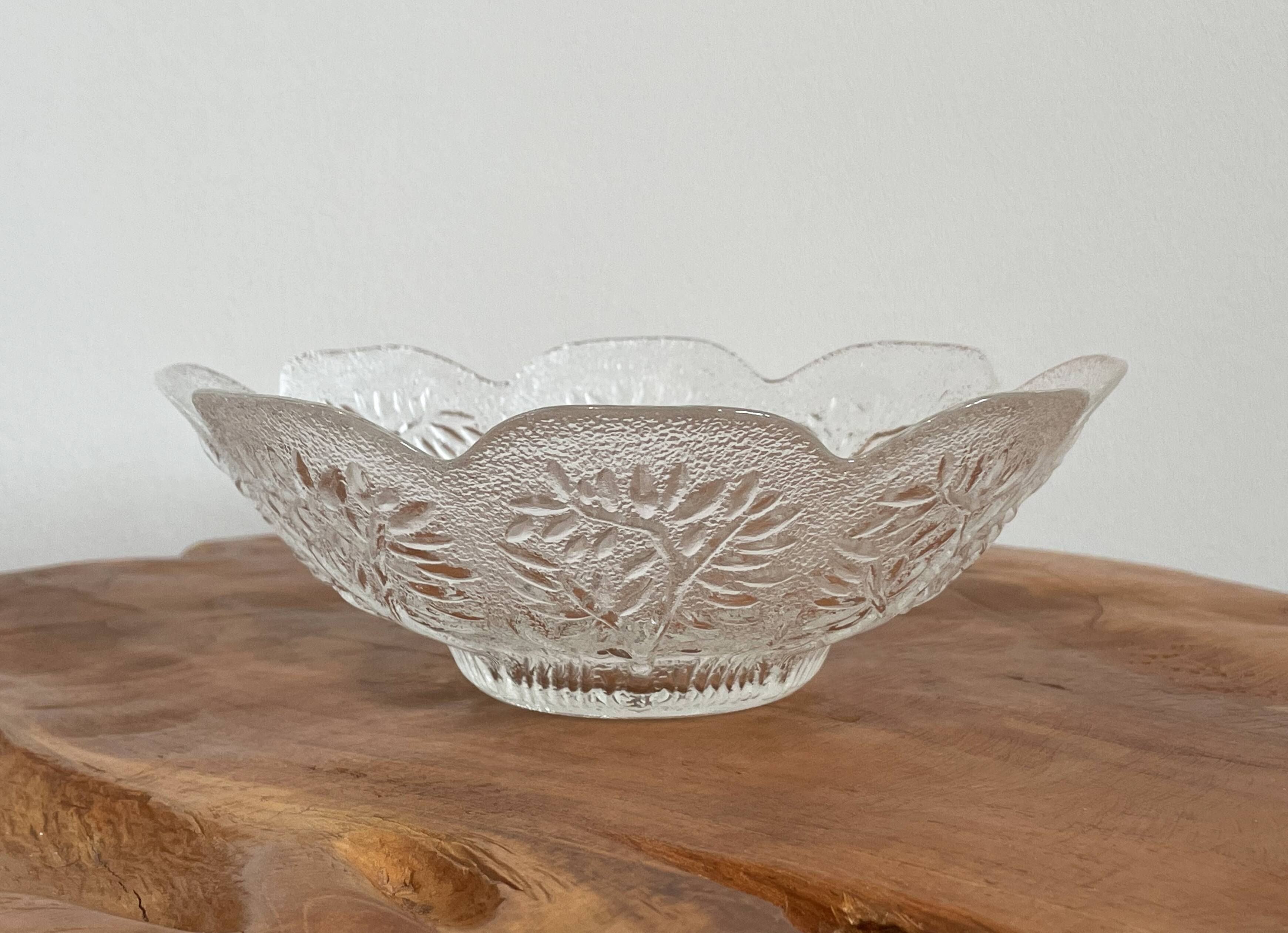 East German (GDR, probably Lausitzer) Crystal Glass Serving Bowl with Tree Motif