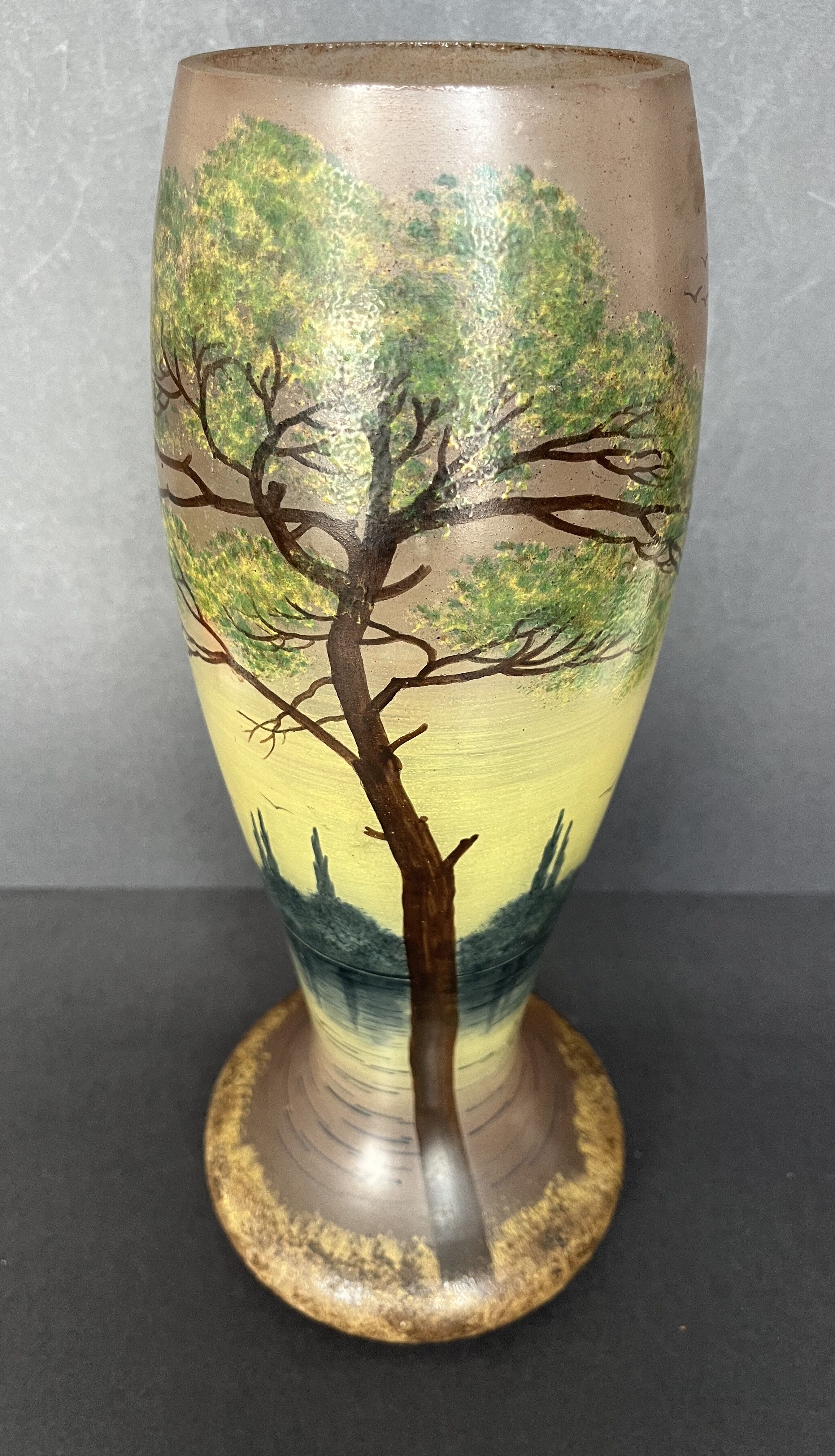 Vase en verre émaillé
