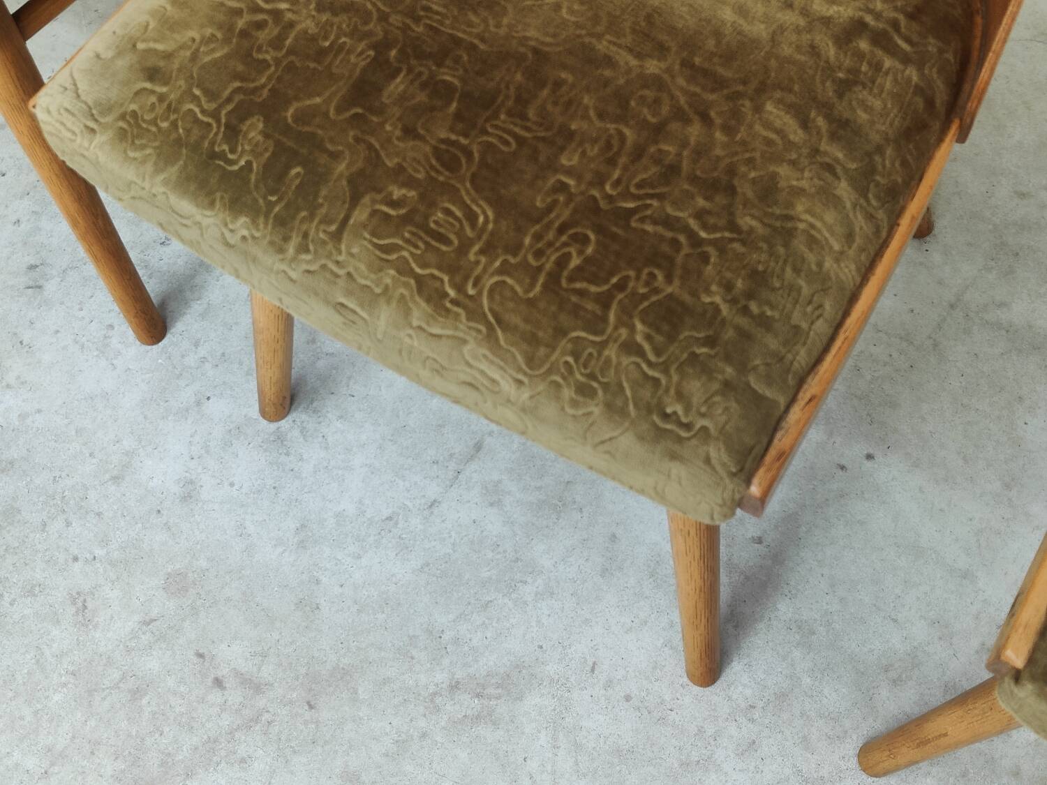 Set of 4 chairs model 514 by Radomir Hofman for Ton 1960