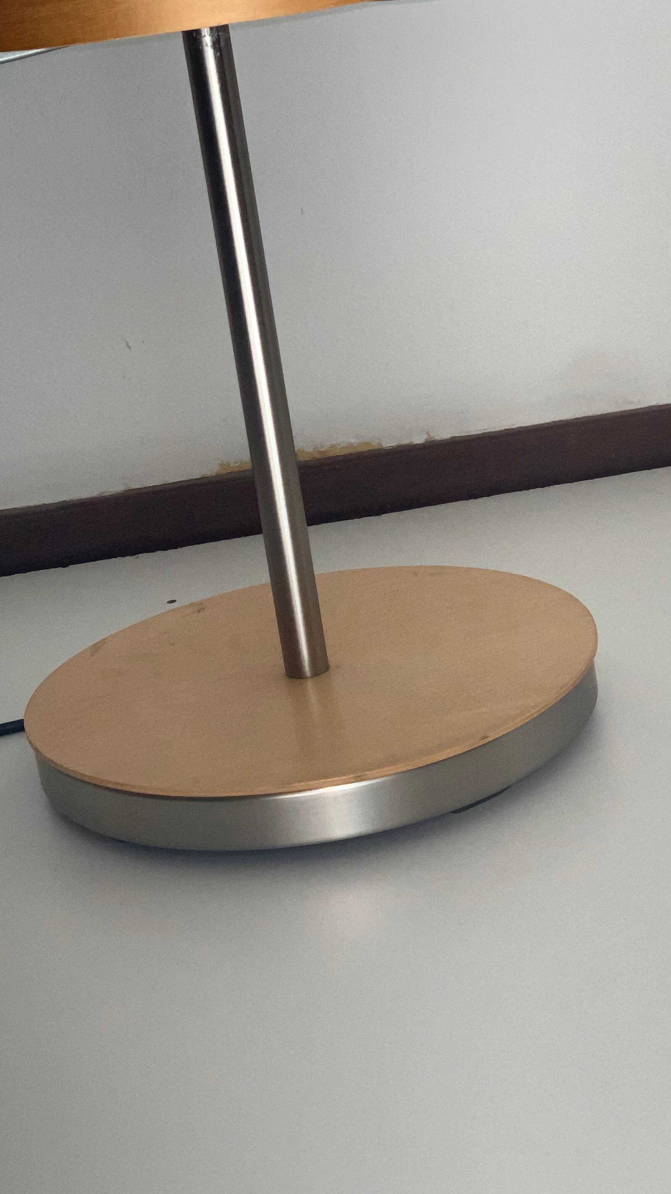 Lampadaire en bois de hêtre et textile Ikea Strimma