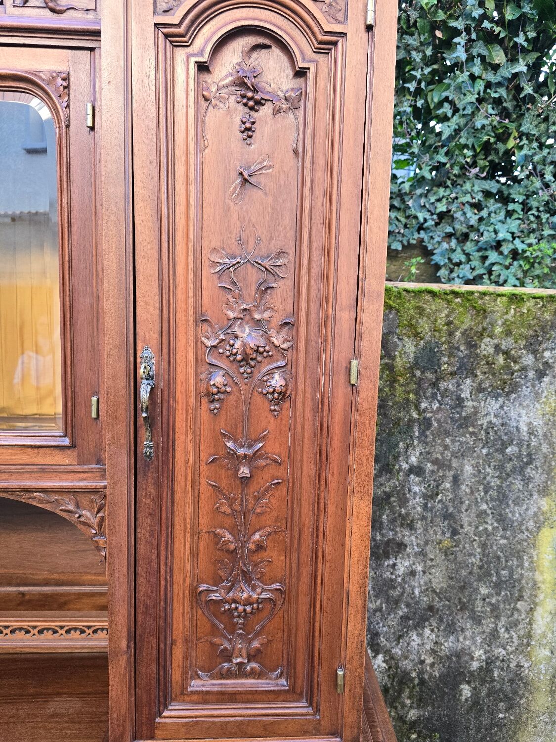 Important two-body buffet in carved walnut – Renaissance style