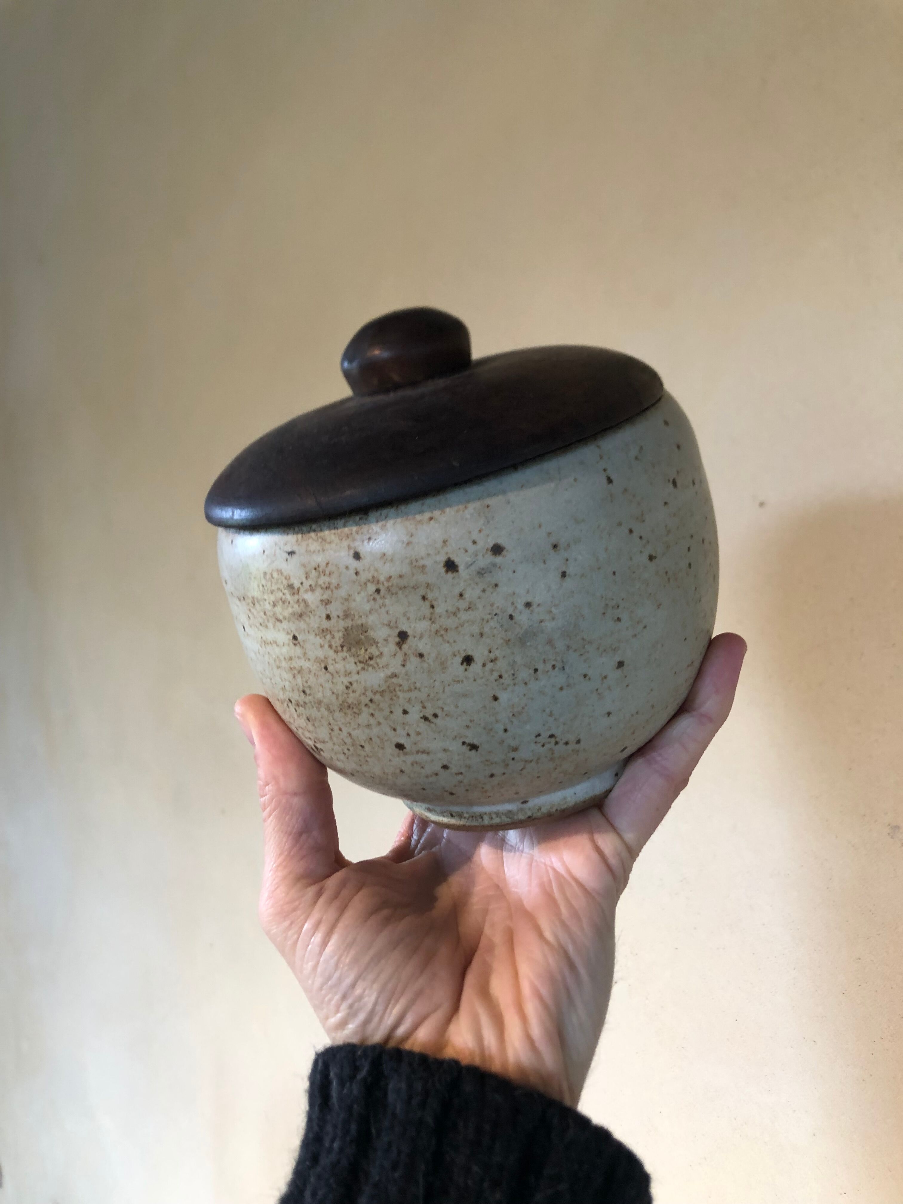 Ceramic picflower vase