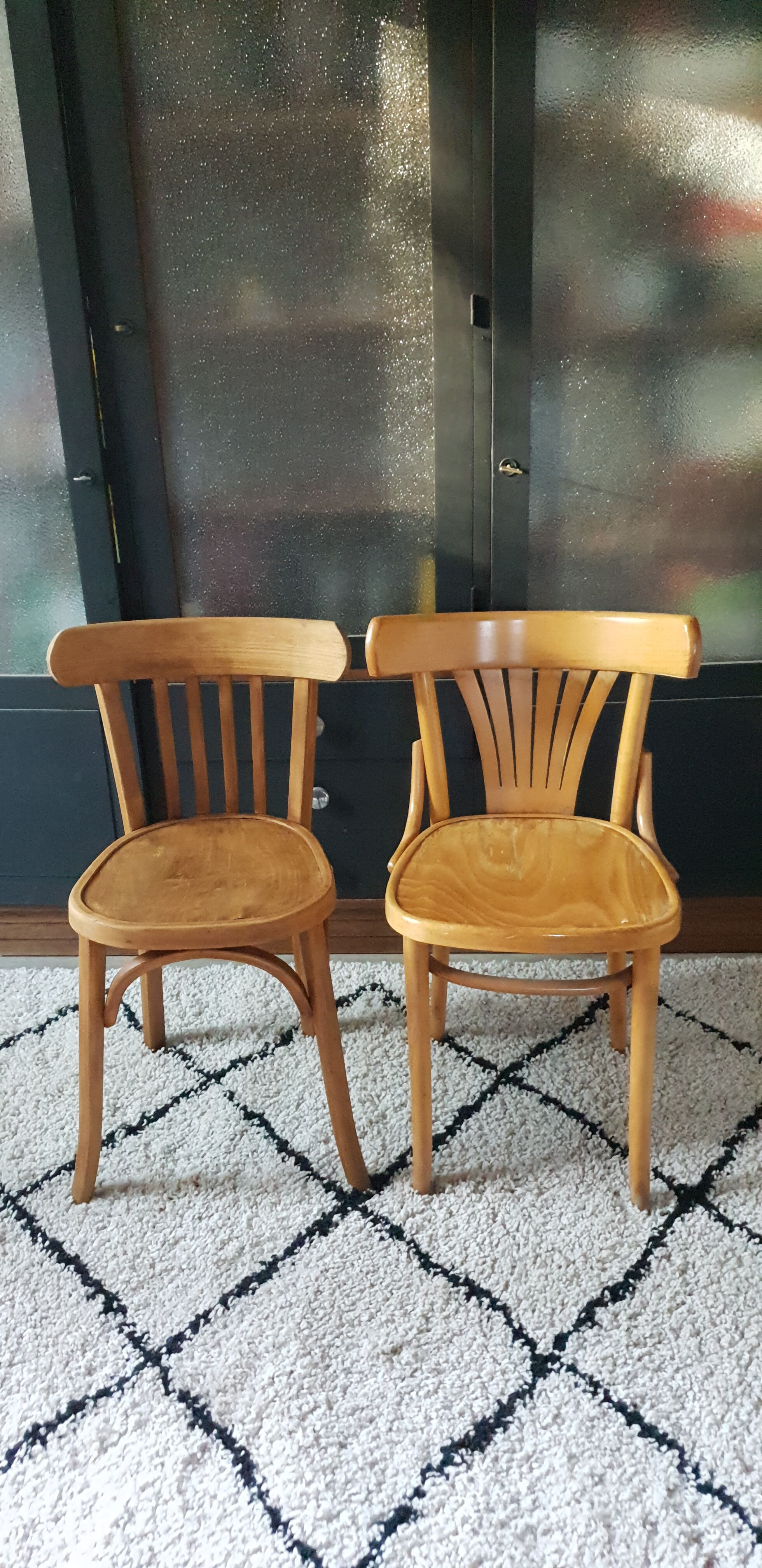 Suite de quatre chaises bistrot