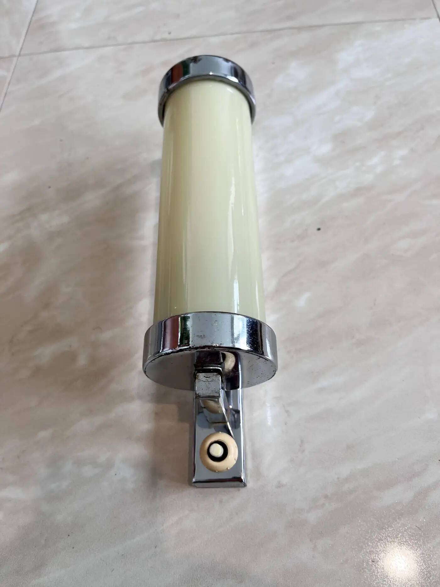 Lampe murale en verre laiteux chrome Bauhaus / Fonctionnaliste - années 1930