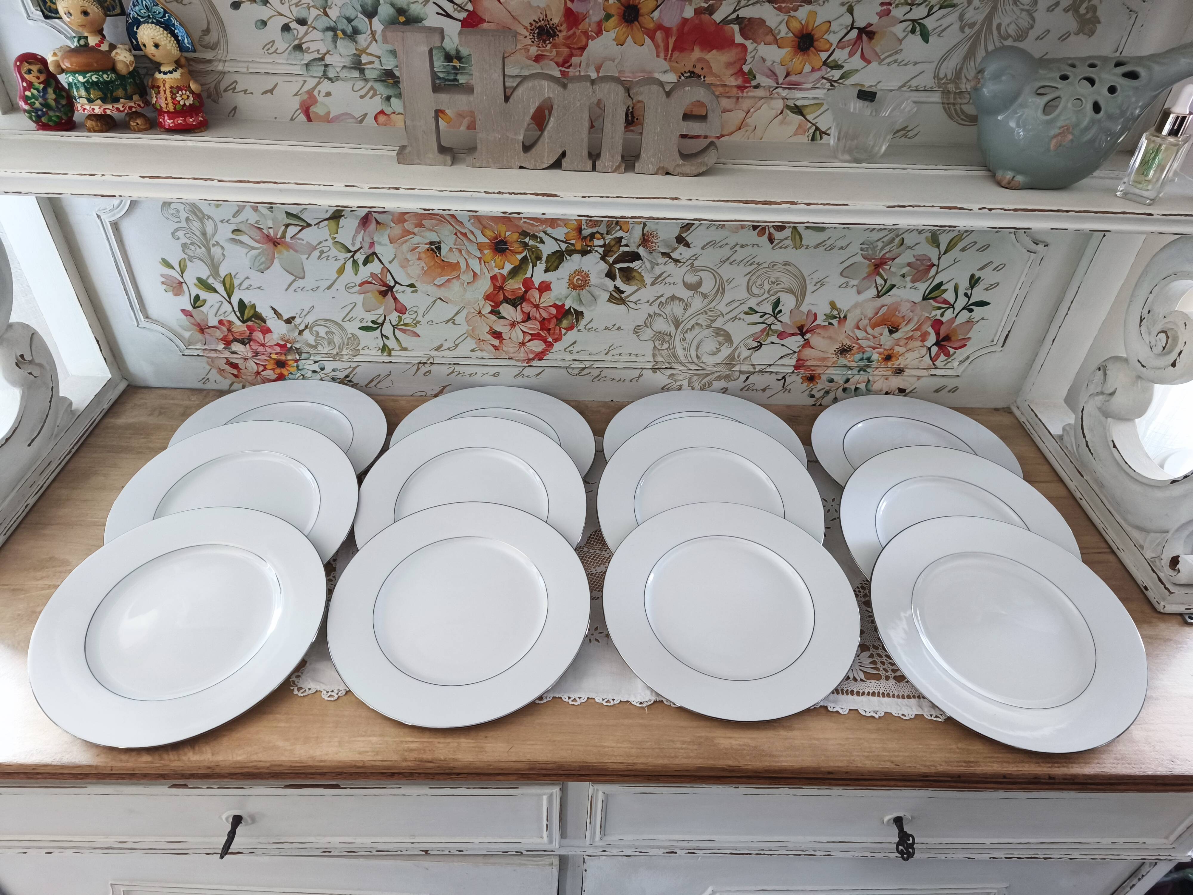 Set of 12 white porcelain dinner plates with double silver rim