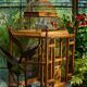 Cage à oiseaux décorative en bois peint chinois, début du 20e siècle, années 1930