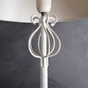 Lampadaire porte-plantes ancien en fer forgé blanc