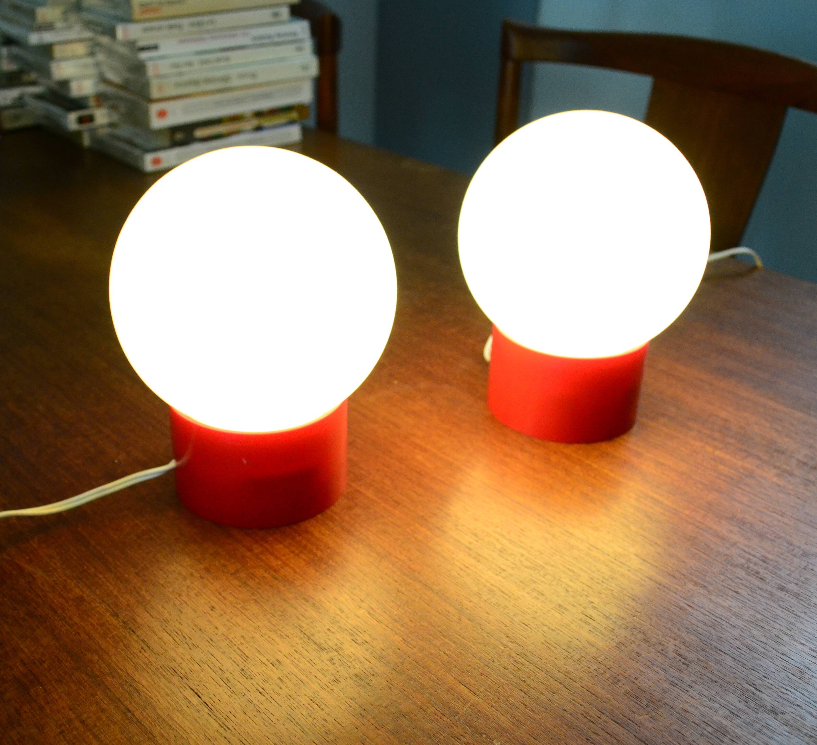Pair of bedside lamps in opalinec, 70s
