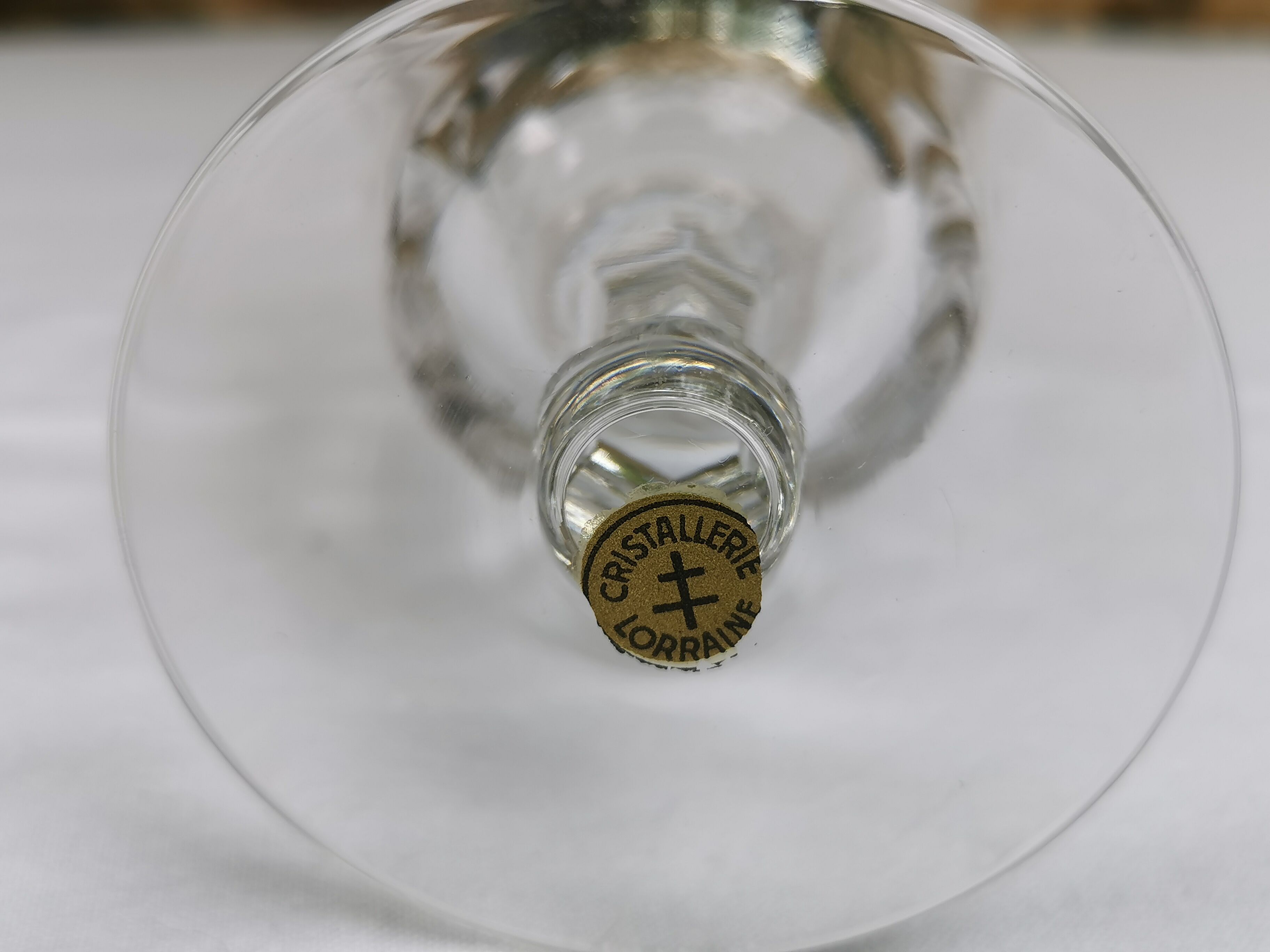 Service crystal glasses and decanters
