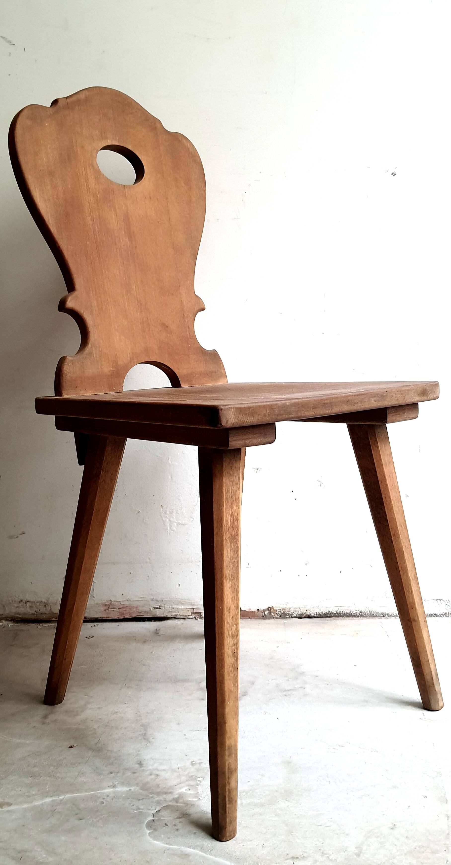 Series of 4 Brutalist chairs in solid oak - Savoyard Popular Art - Vintage from the 60s