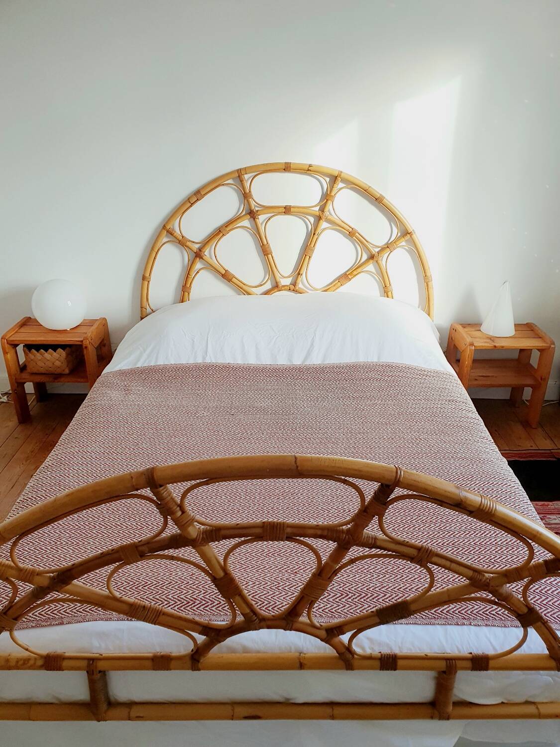 Vintage rattan bed for 2 people 140/190