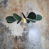 12-blade propeller suspension in rattan and fir green linen