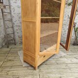 Armoire vitrée