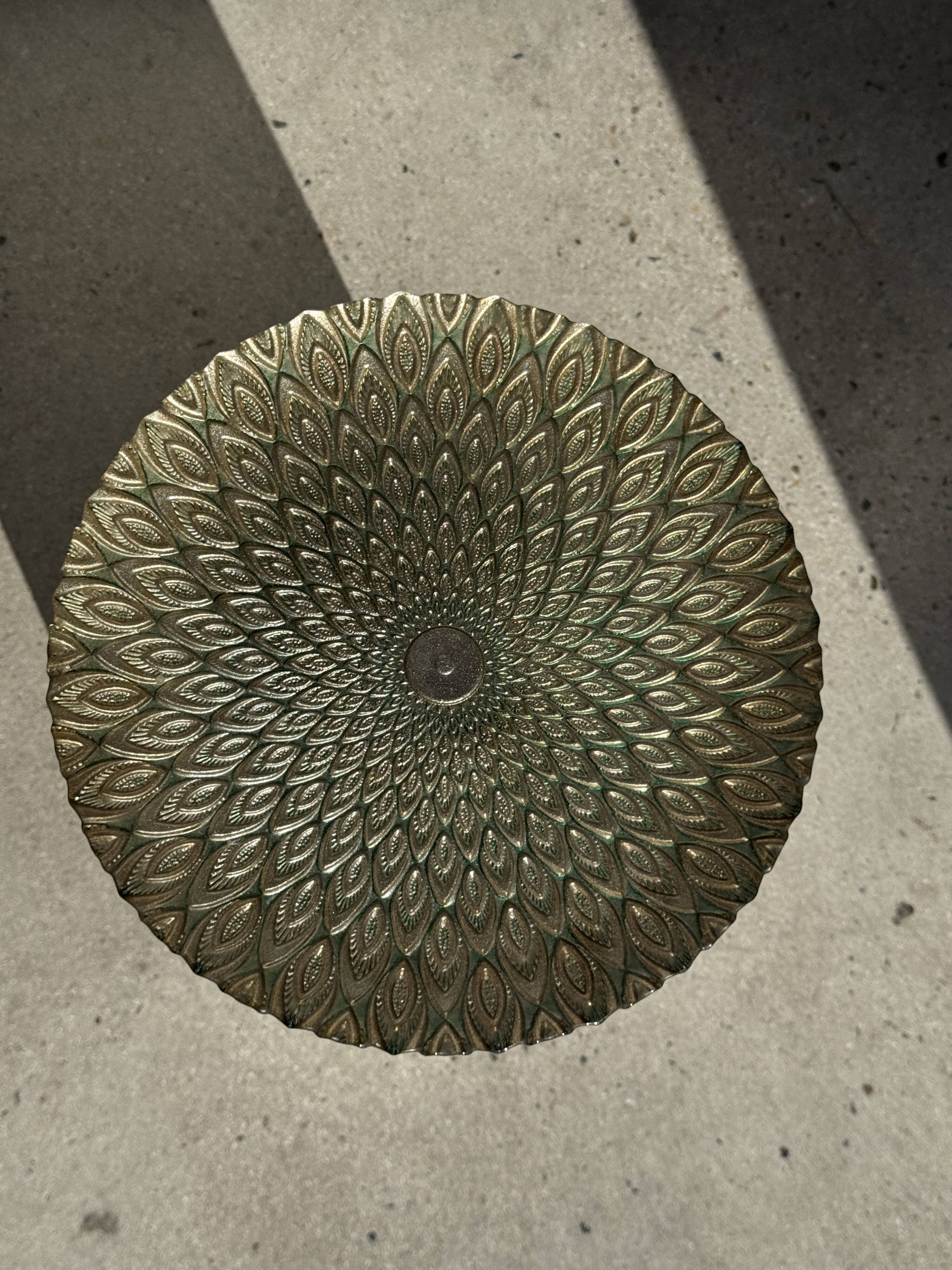 Cake stand on pedestal in glass with peacock feather effect D33 H10
