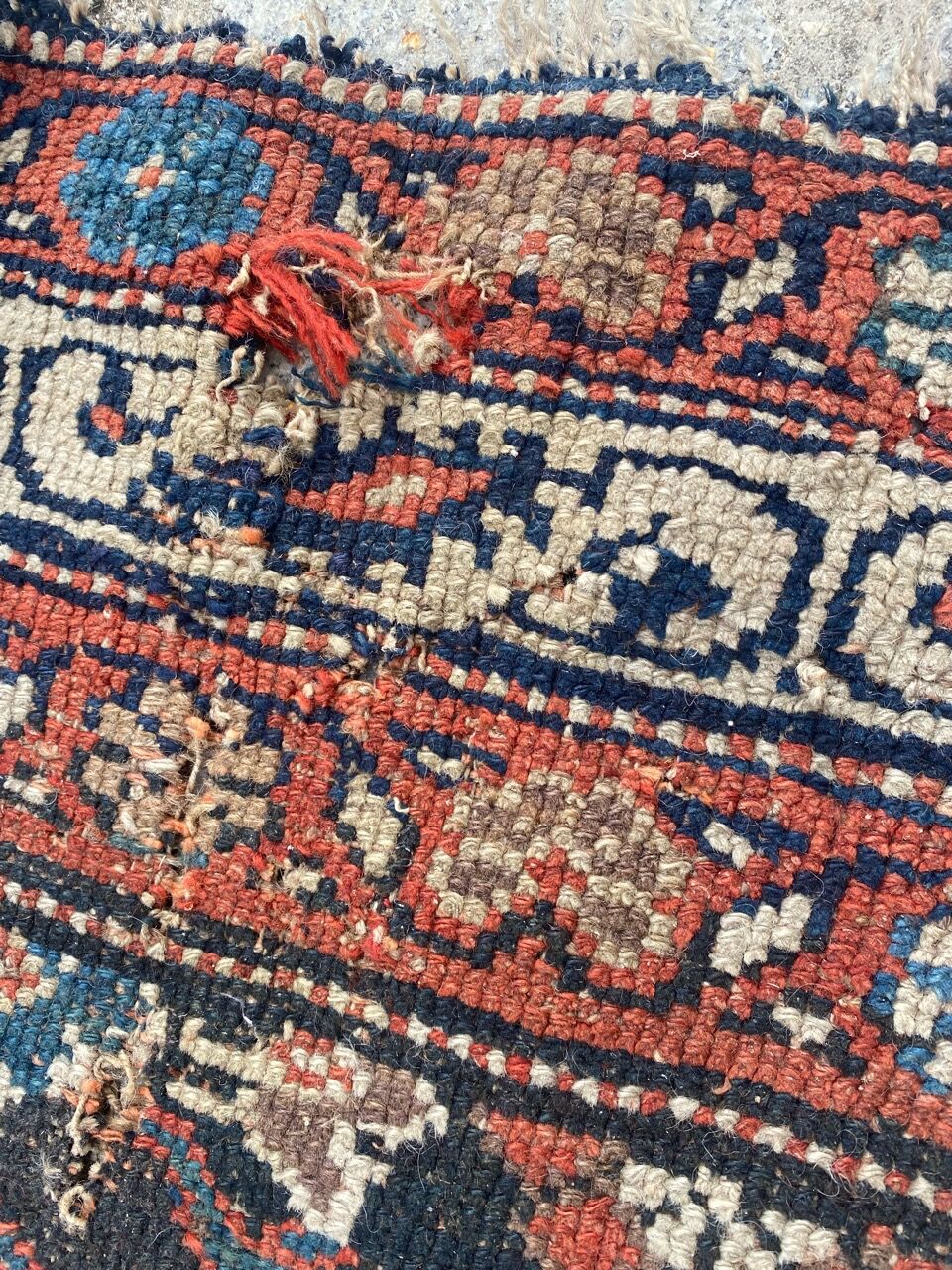 Handmade old Kurdish Persian carpet 135x276 cm
