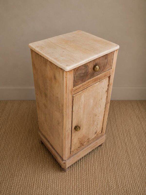 Chevet ancien en bois massif