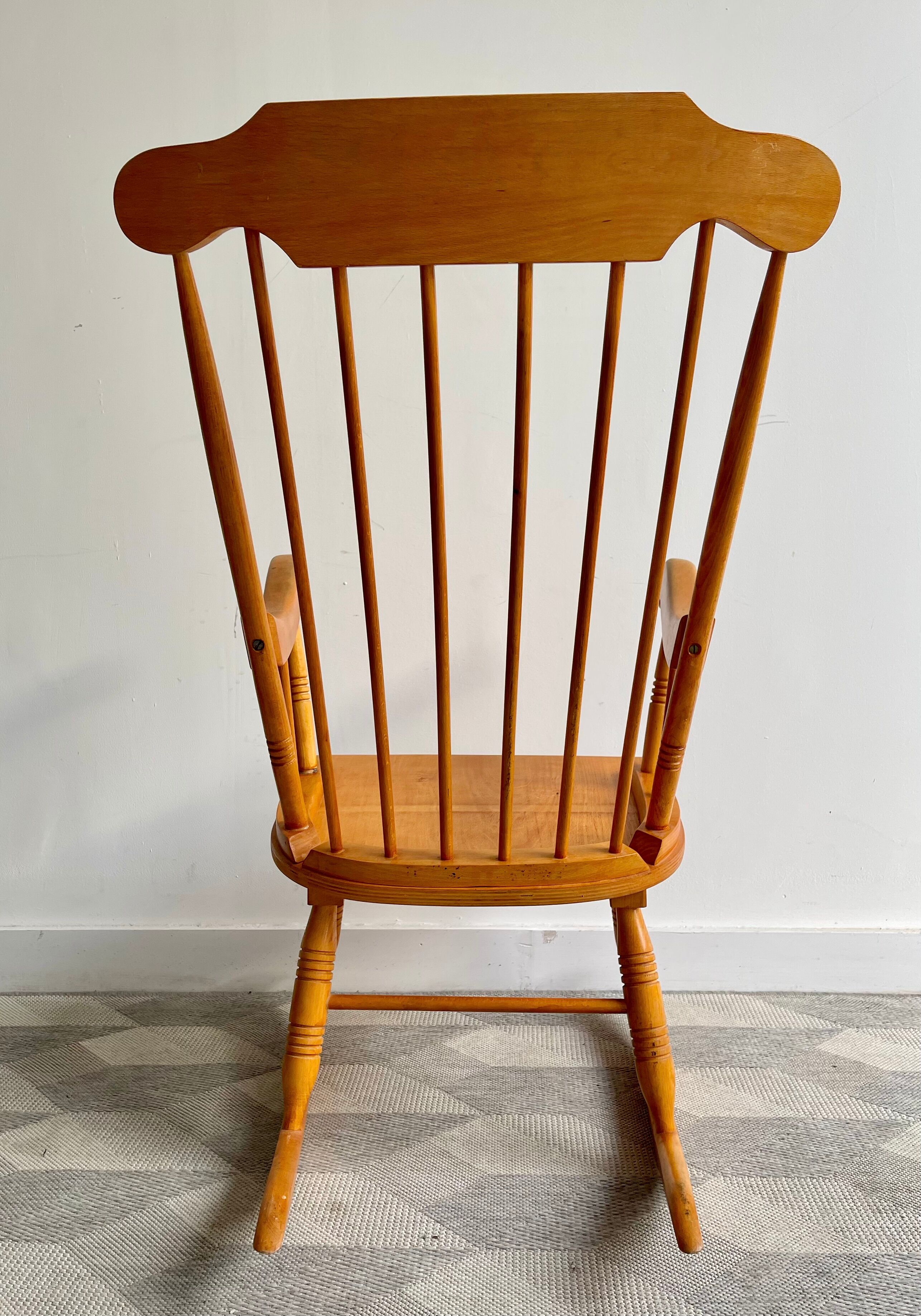 Rocking-chair en bois vintage