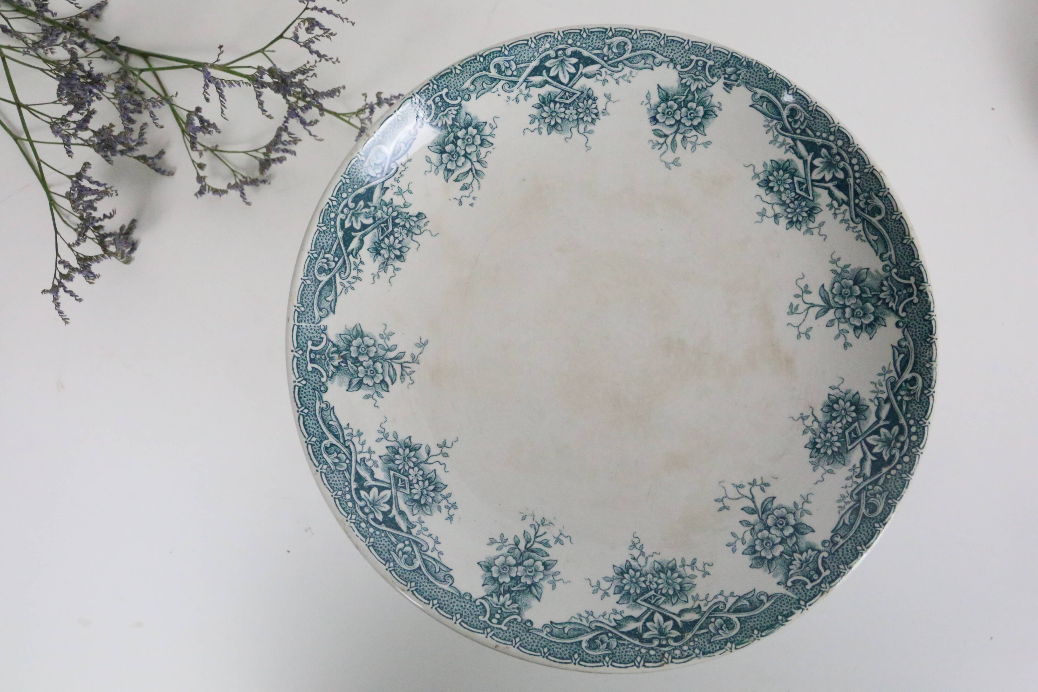 Old ceramic compote bowl, Prima de Saint Amand model, French manufacture, late 19th century