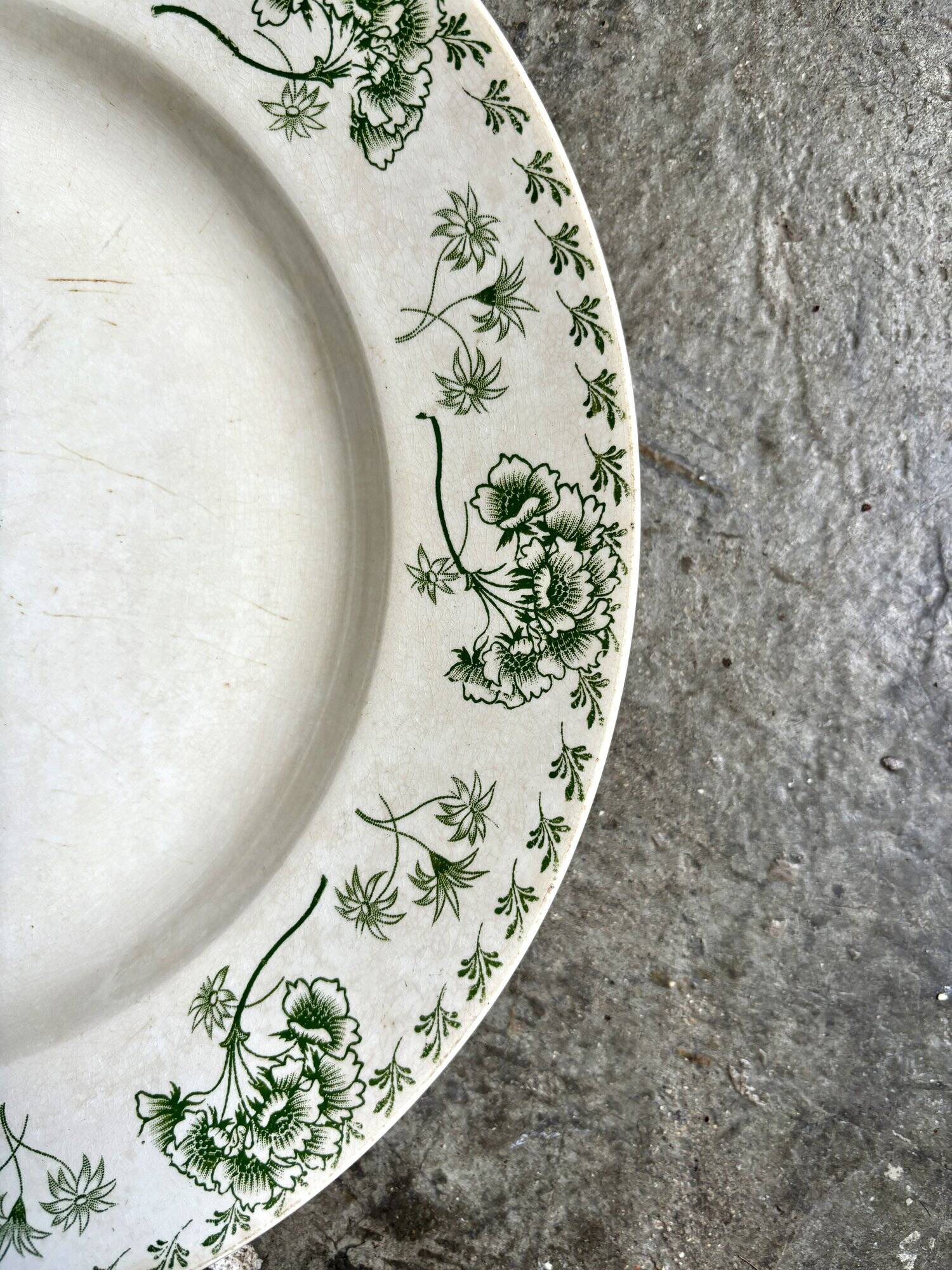 Round Sarreguemines dish in iron clay, "Palmyre" service