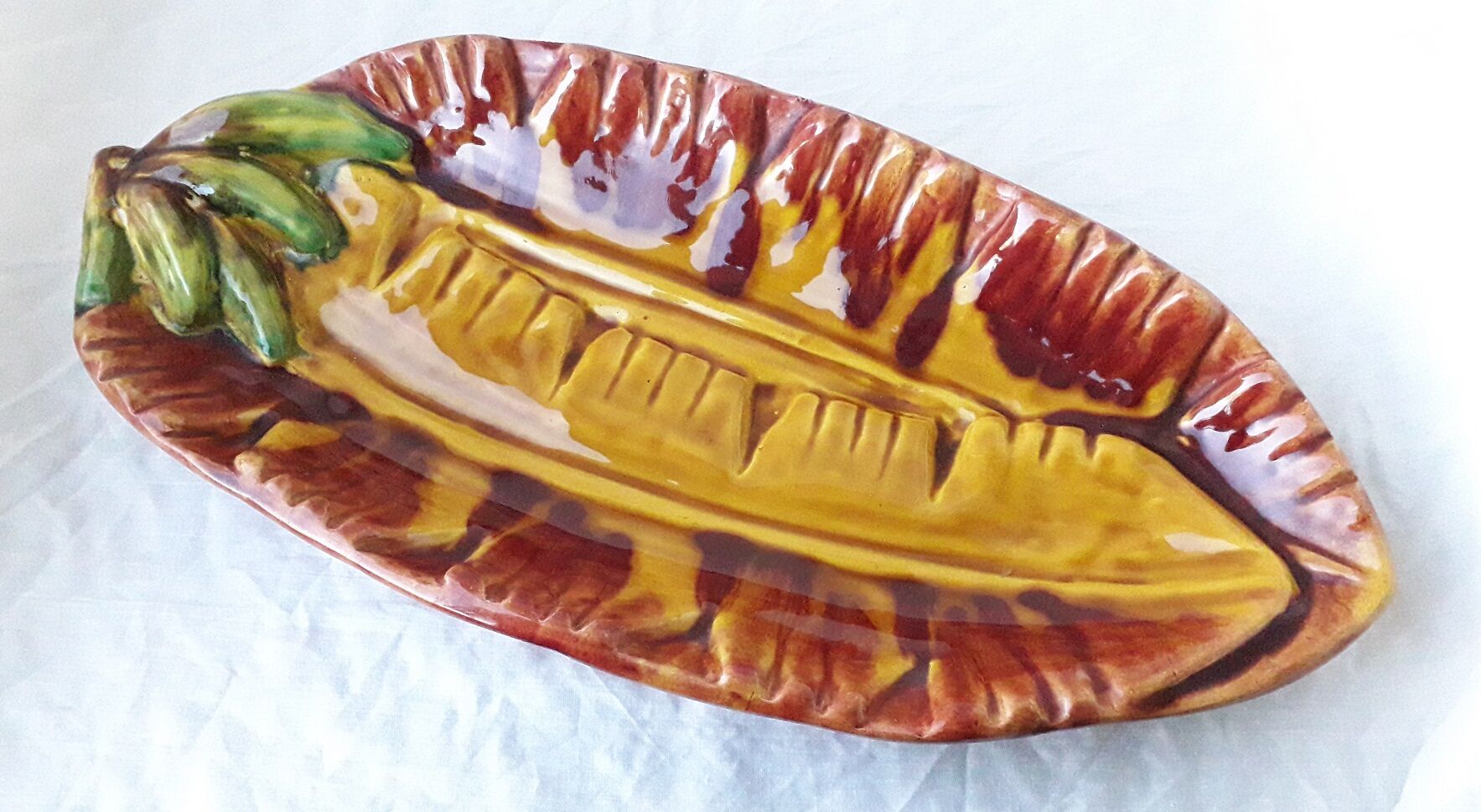 Dish Vallauris banana leaf