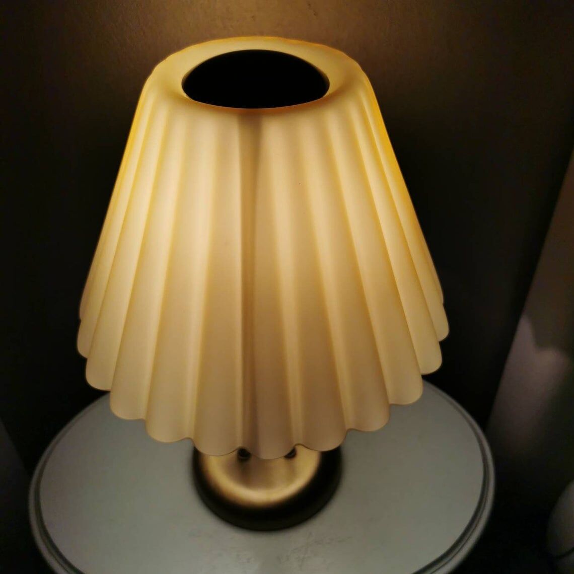 Brass table lamp with 90s pleated glass hood