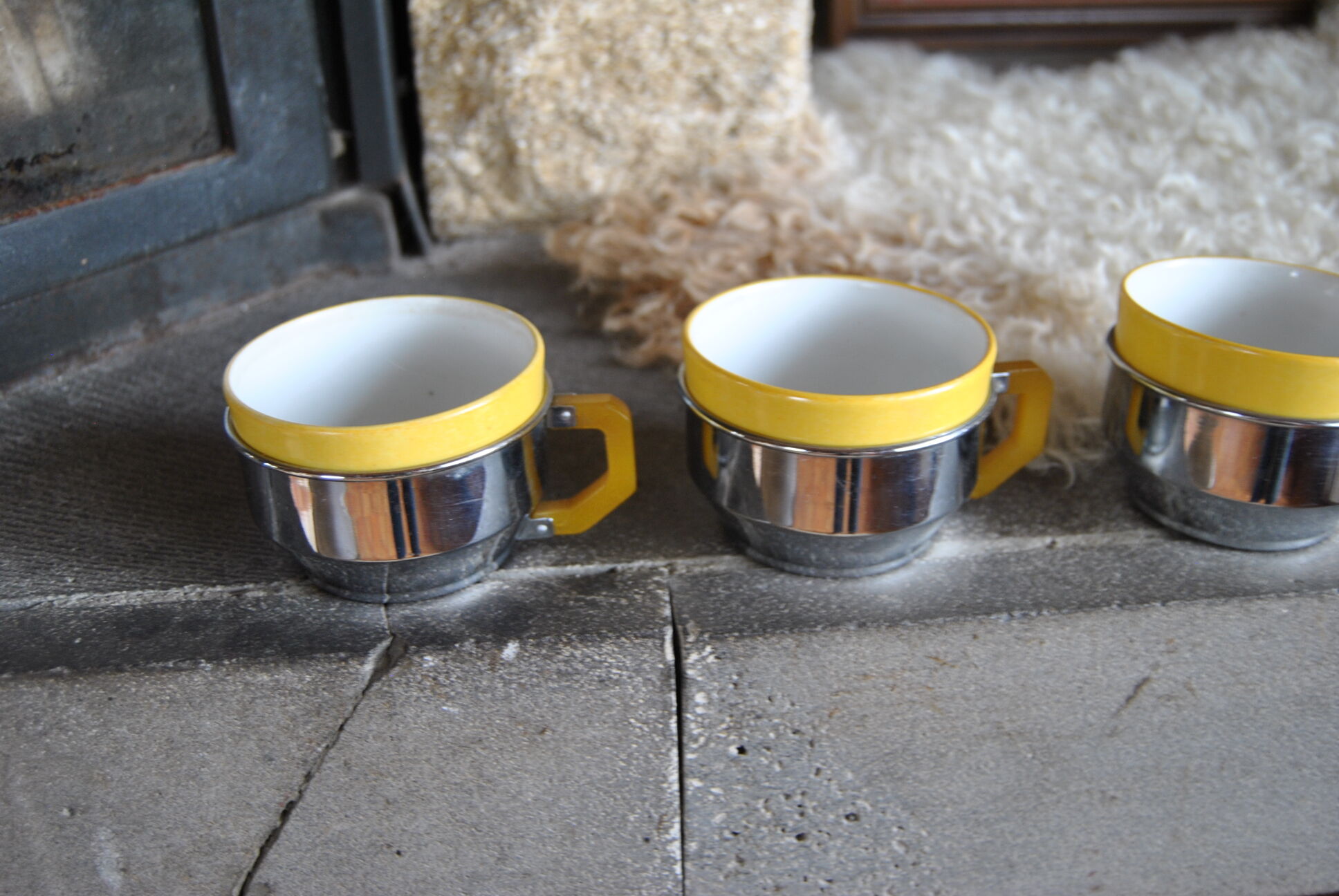 Series of 6 ceramic and stainless steel cups - 70s - Vintage