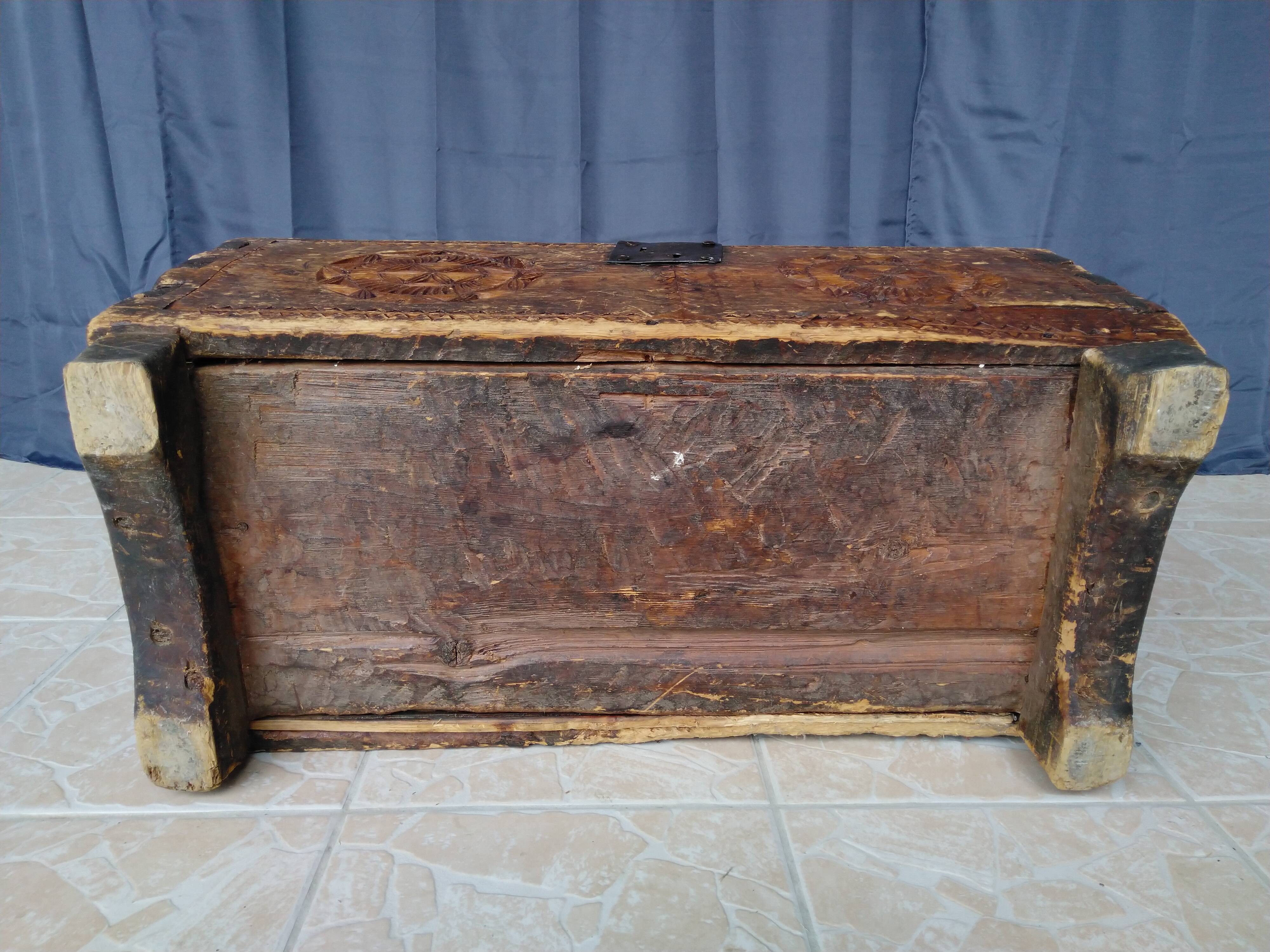 Queyras box in larch EIGHTEENTH