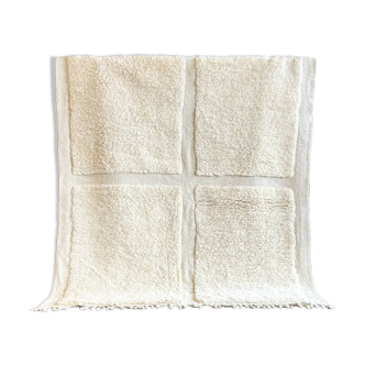 Tapis berbère M’rirt 190x220 cm – Laine écrue naturelle, design minimaliste