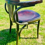 16 Chaises Bistro avec des pieds metal