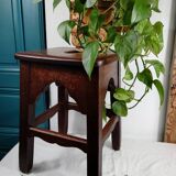 Tabouret ancien artisanal en bois massif – Pièce unique