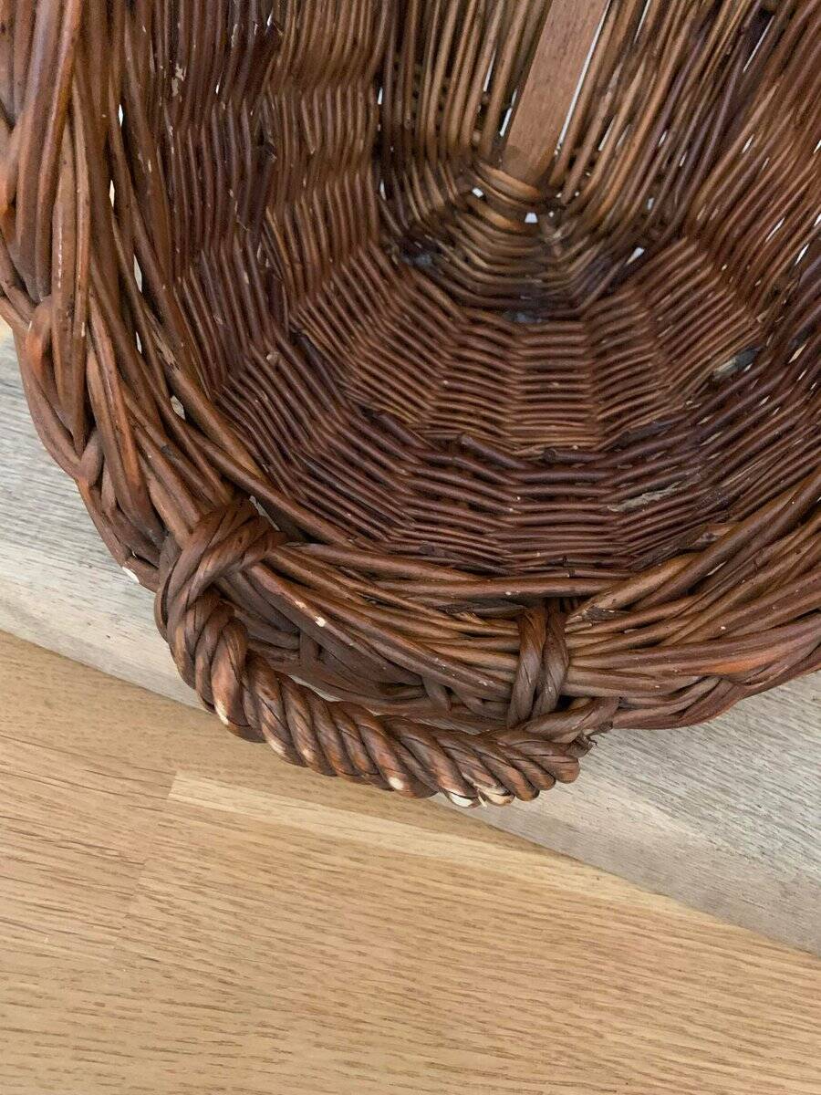 Vintage baguette wicker basket