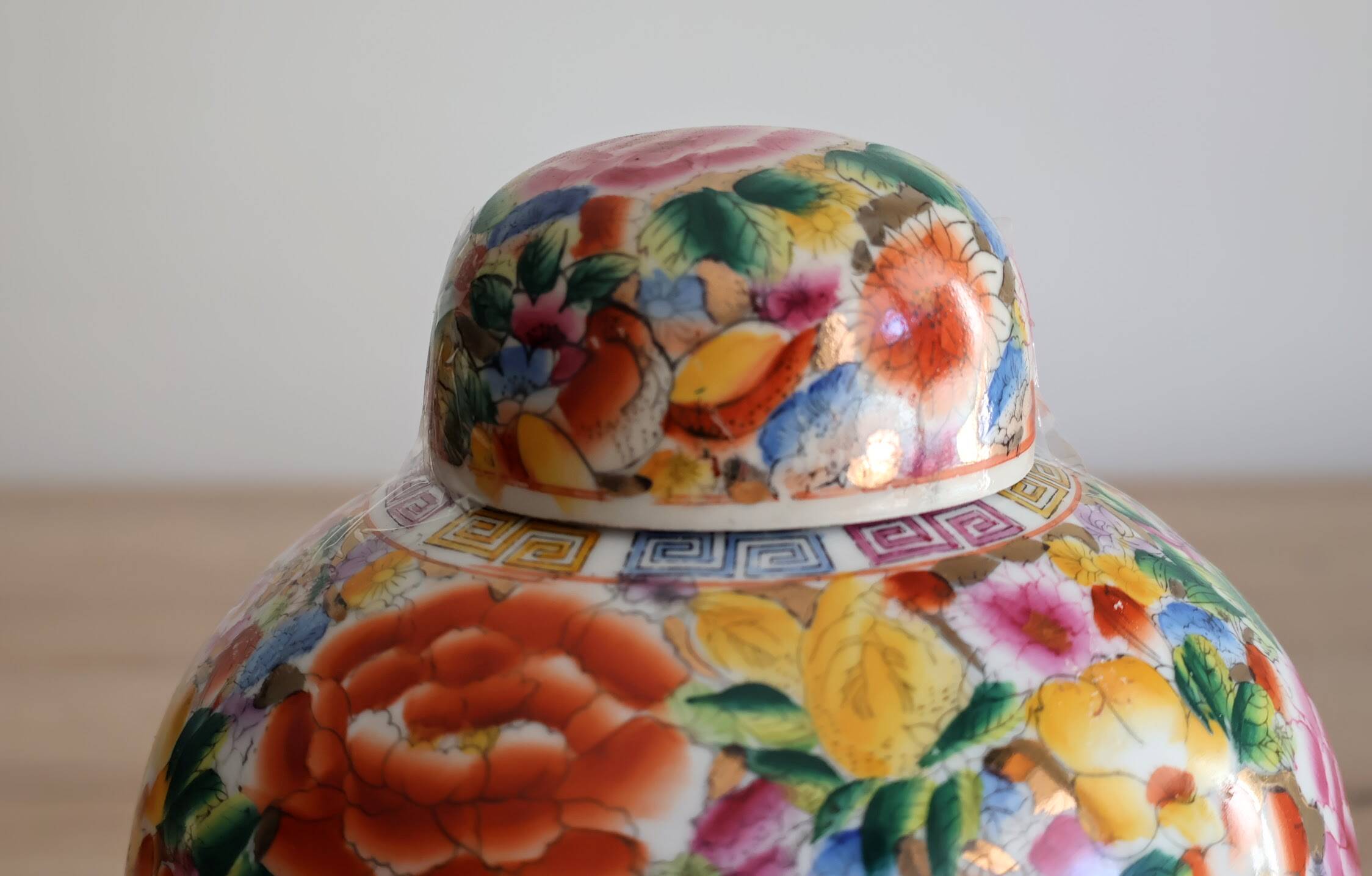 Large Chinese ginger jar with multi-colored porcelain lid