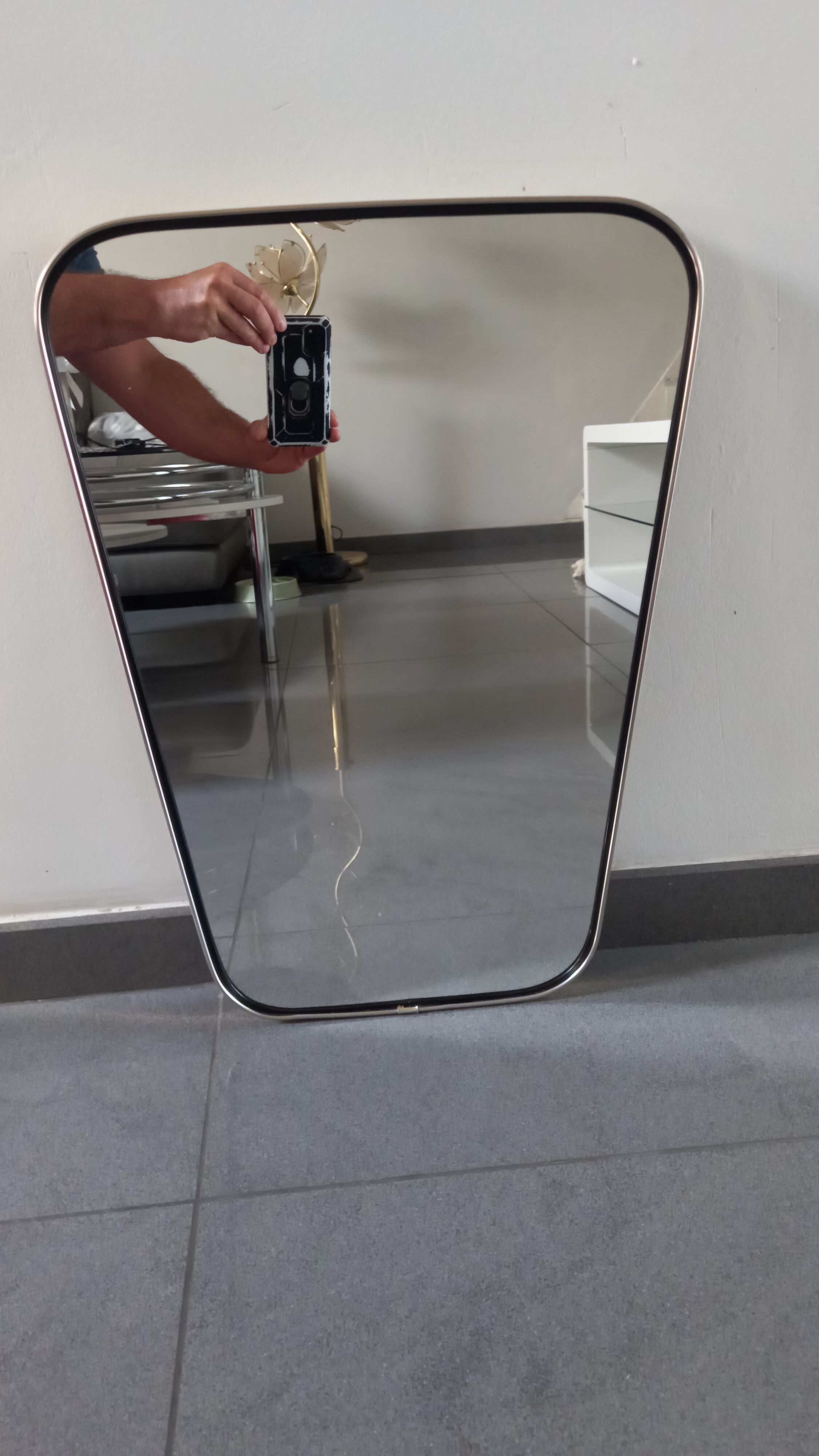 Asymmetric mirror