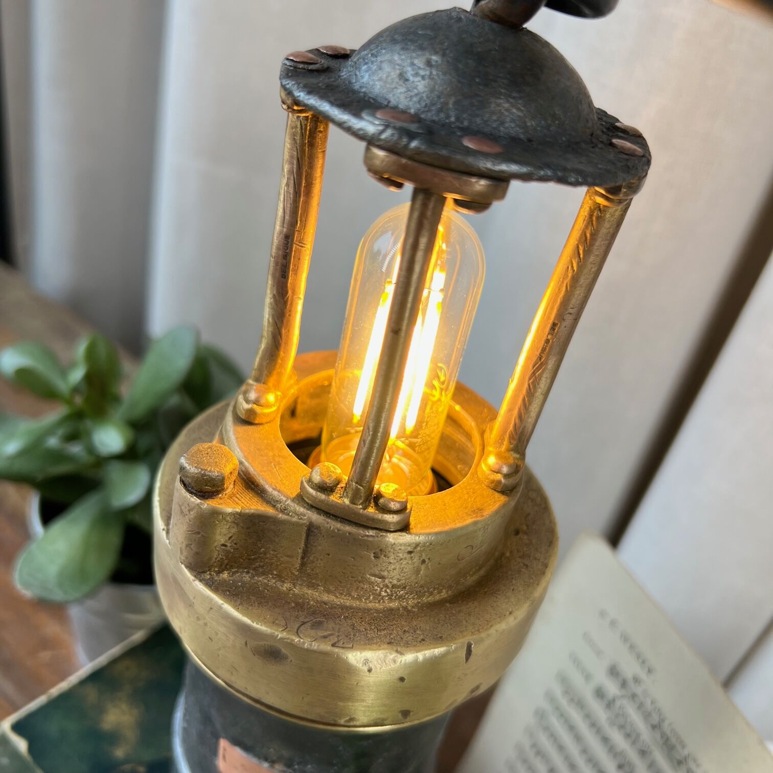 Miner's lamp