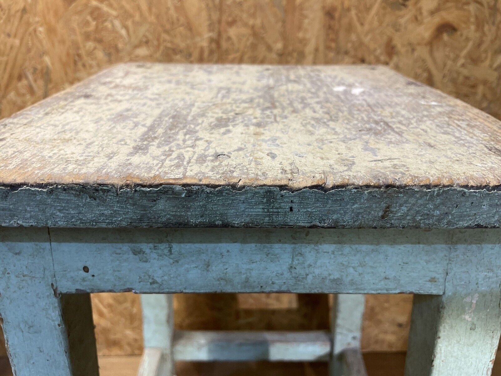 Tabouret porte plante bois patiné déco loft atelier campagne chic