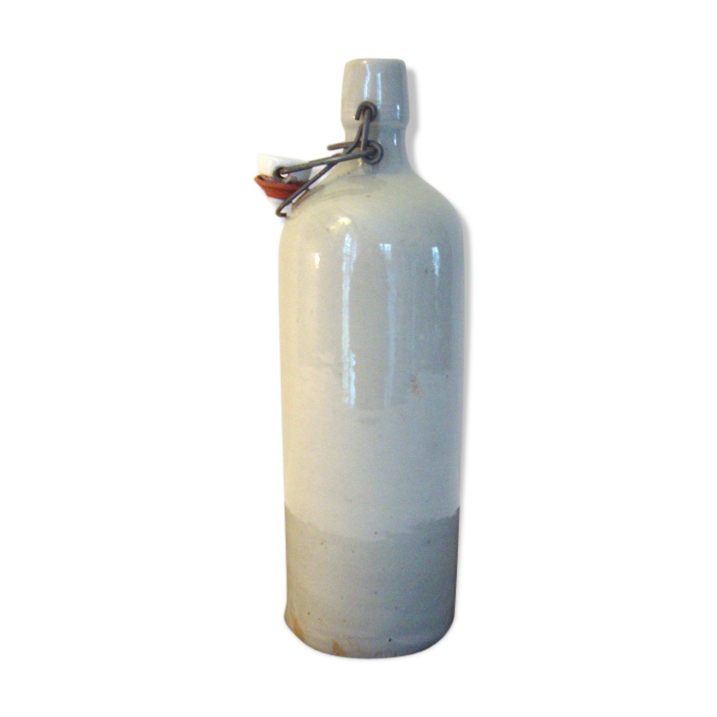 Light grey enamelled sandstone bottle