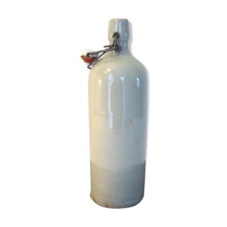 Light grey enamelled sandstone bottle