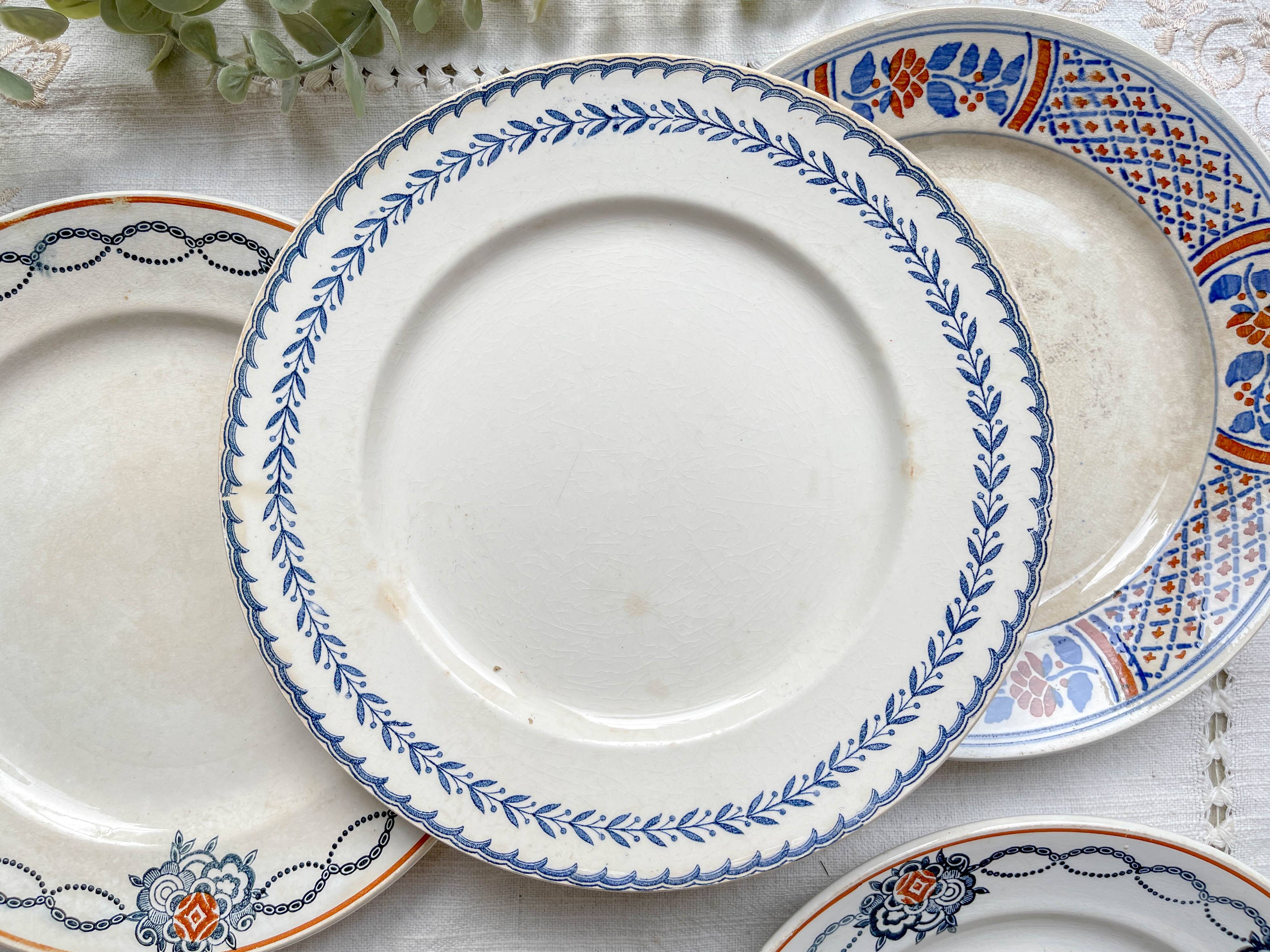6 Small mismatched vintage plates - L'Amandinoise - Luneville