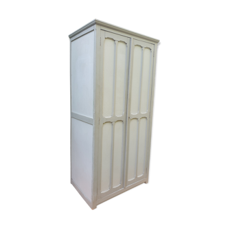 Armoire parisienne vintage grise