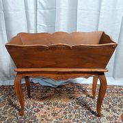 Jardinière style Louis XV en noyer