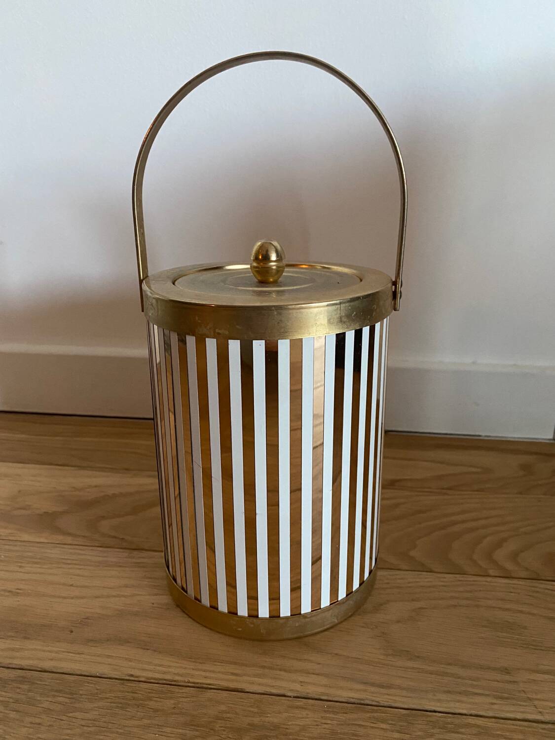 Vintage ice cube tray