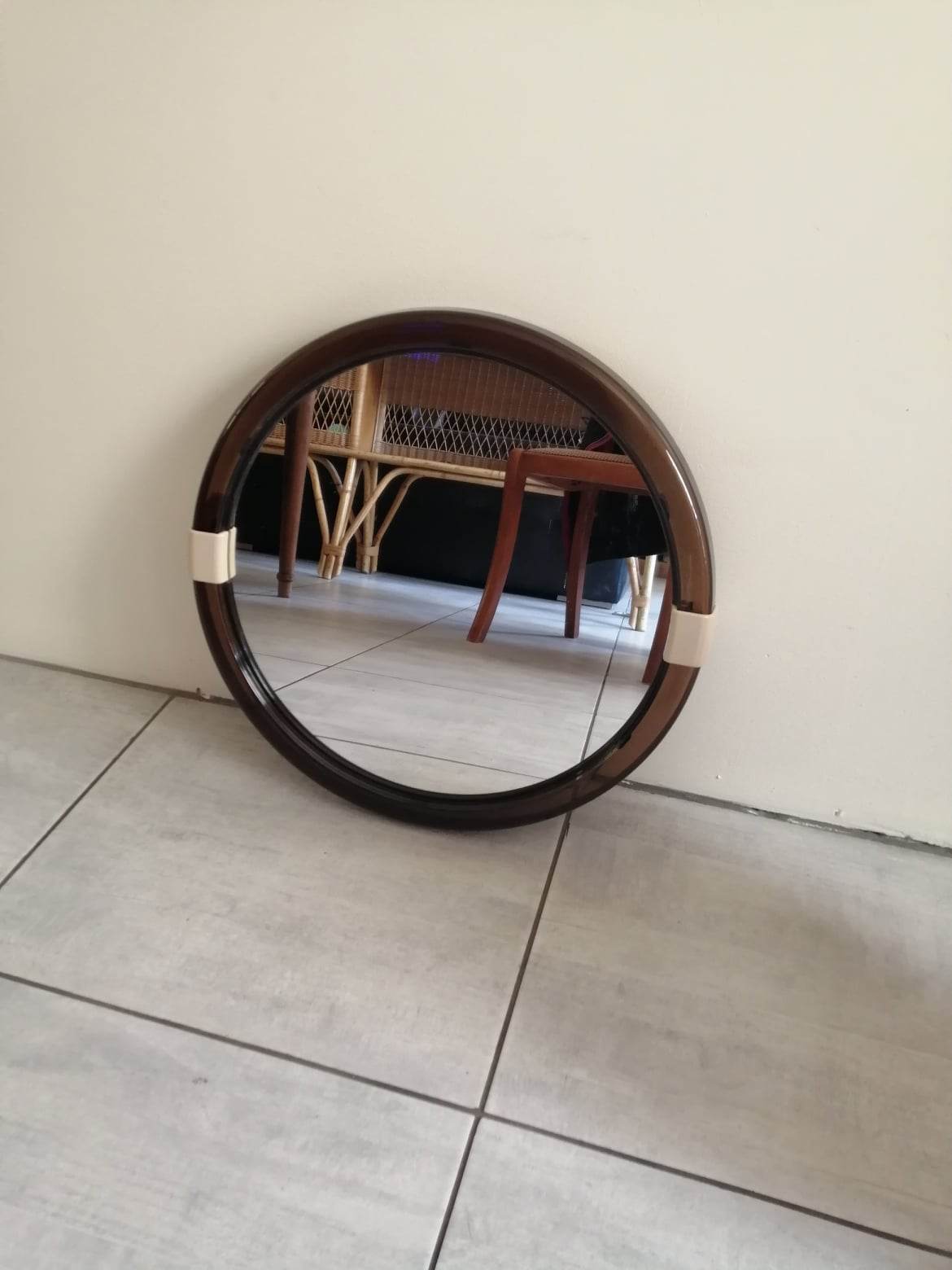 Round mirror 70s