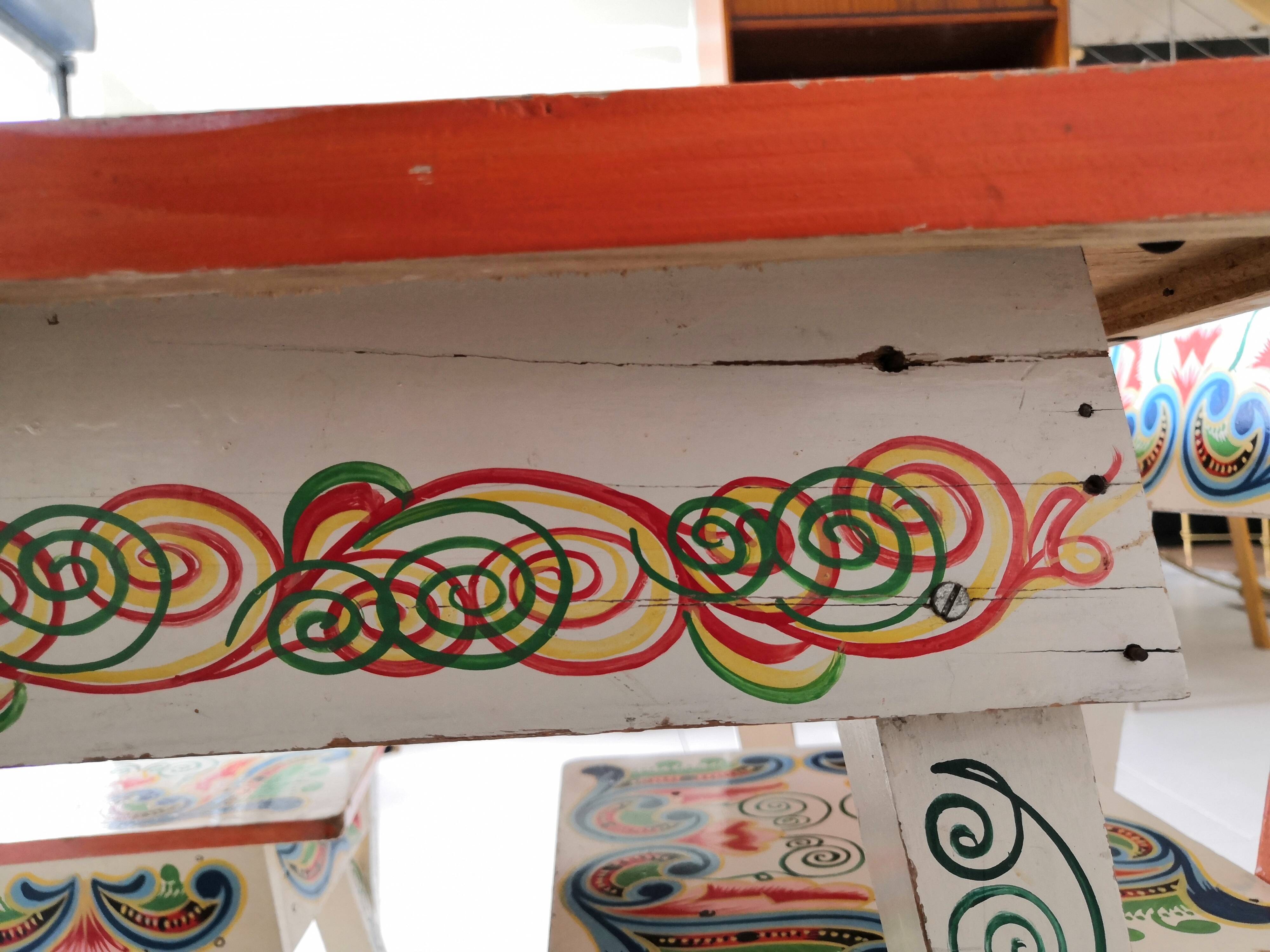 Table lounge - 4 ethnic vintage children's chairs