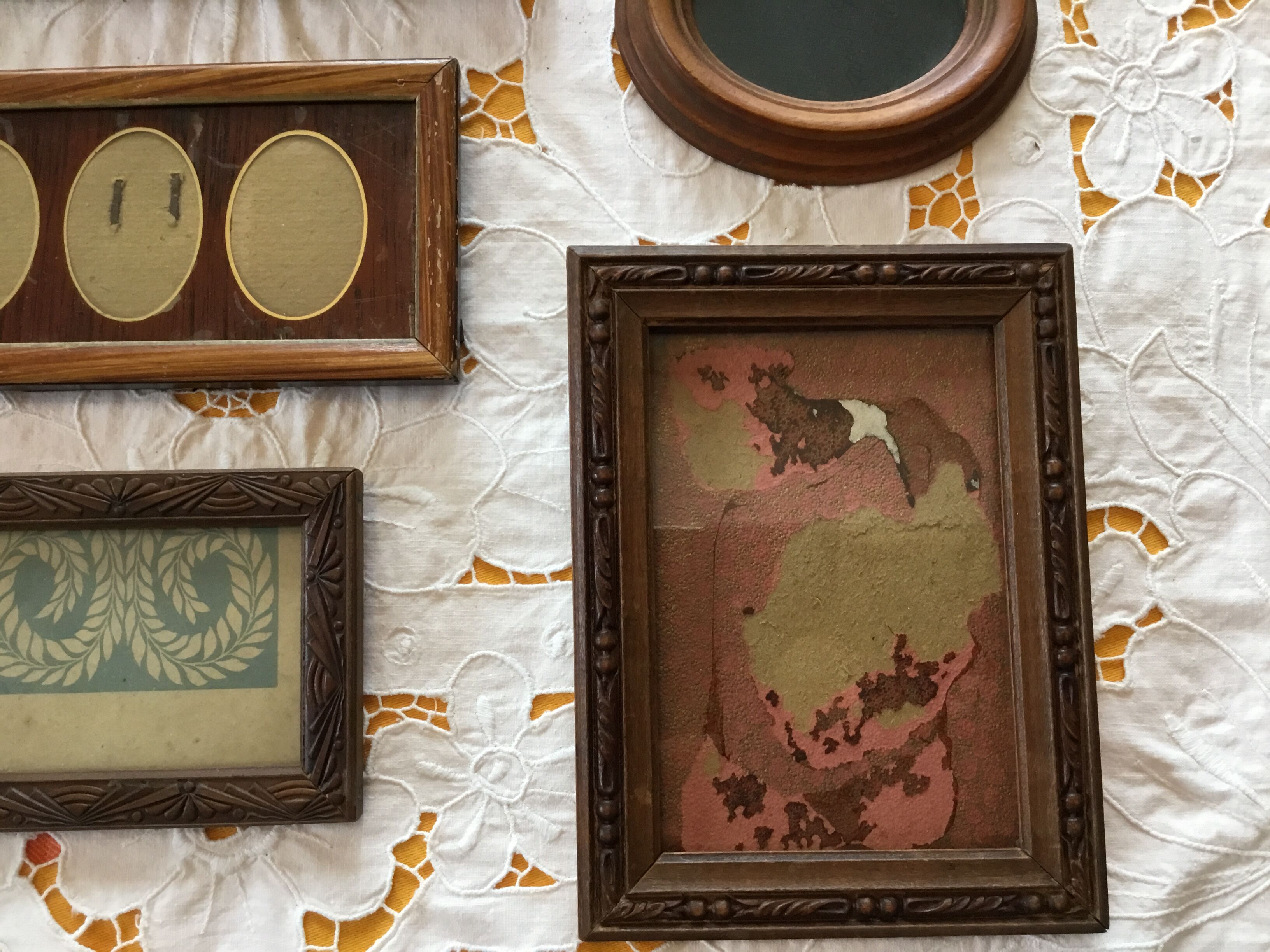 Lot of vintage wooden photo frames