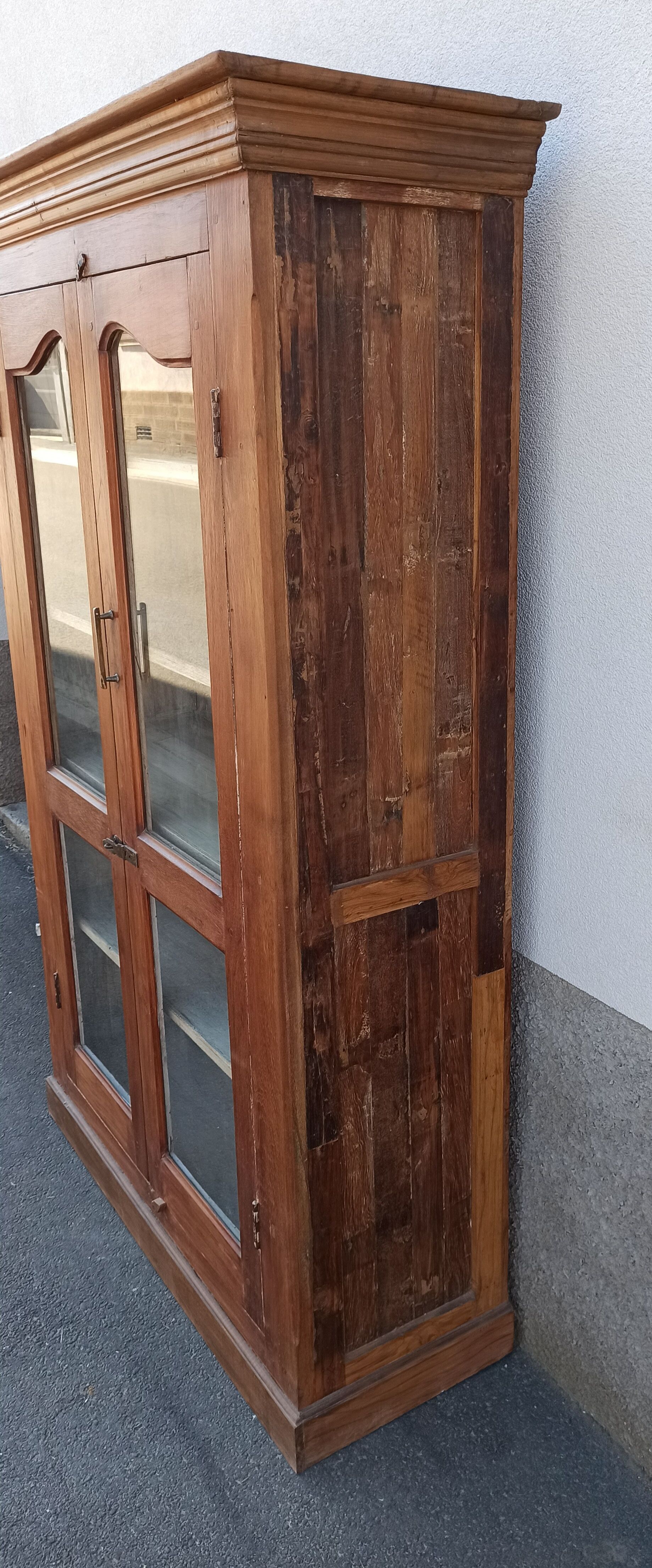 Glazed wooden cabinet
