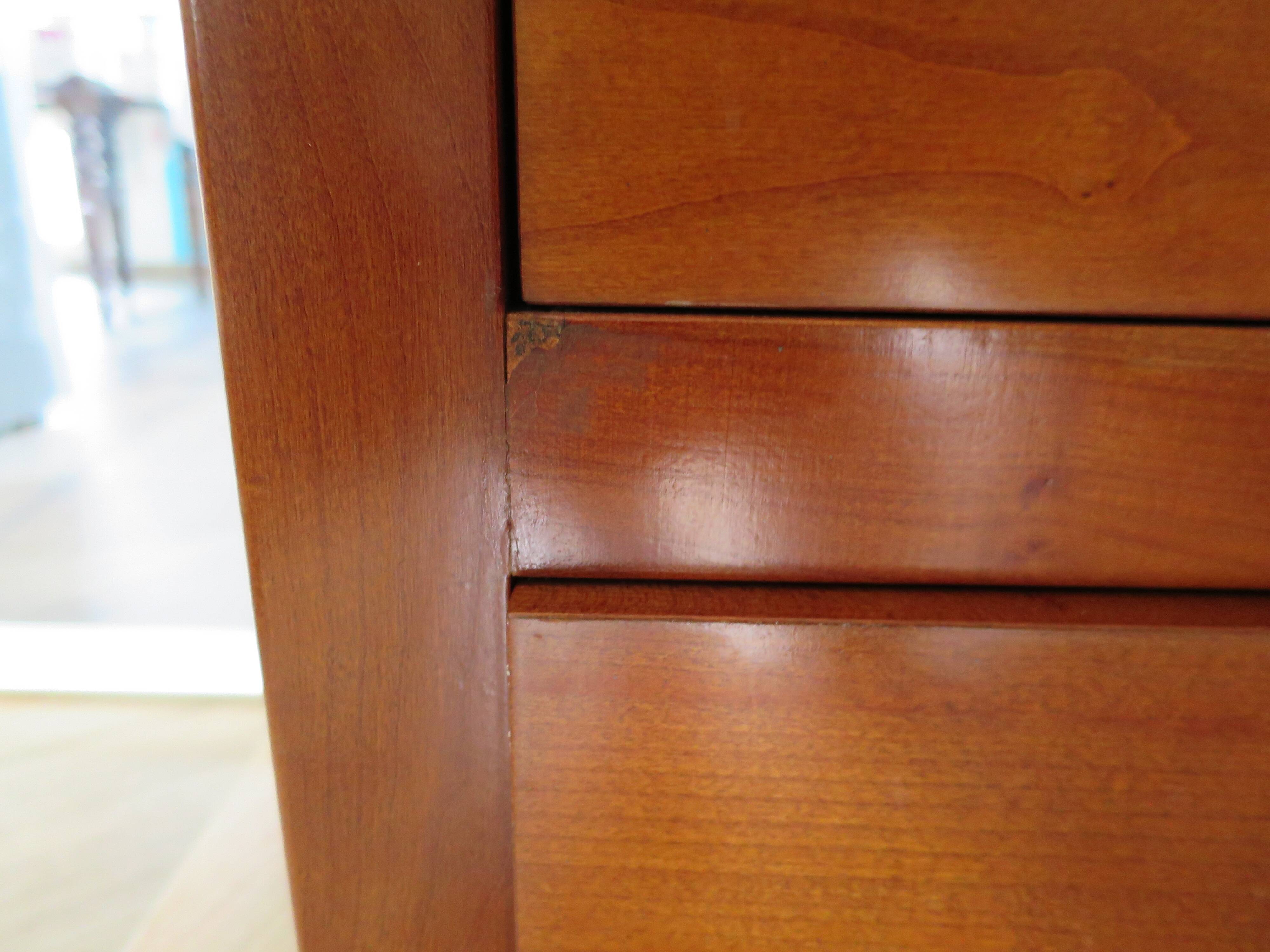 3-drawer chest of drawers with sliding shelf - Louis Philippe style - cherry color