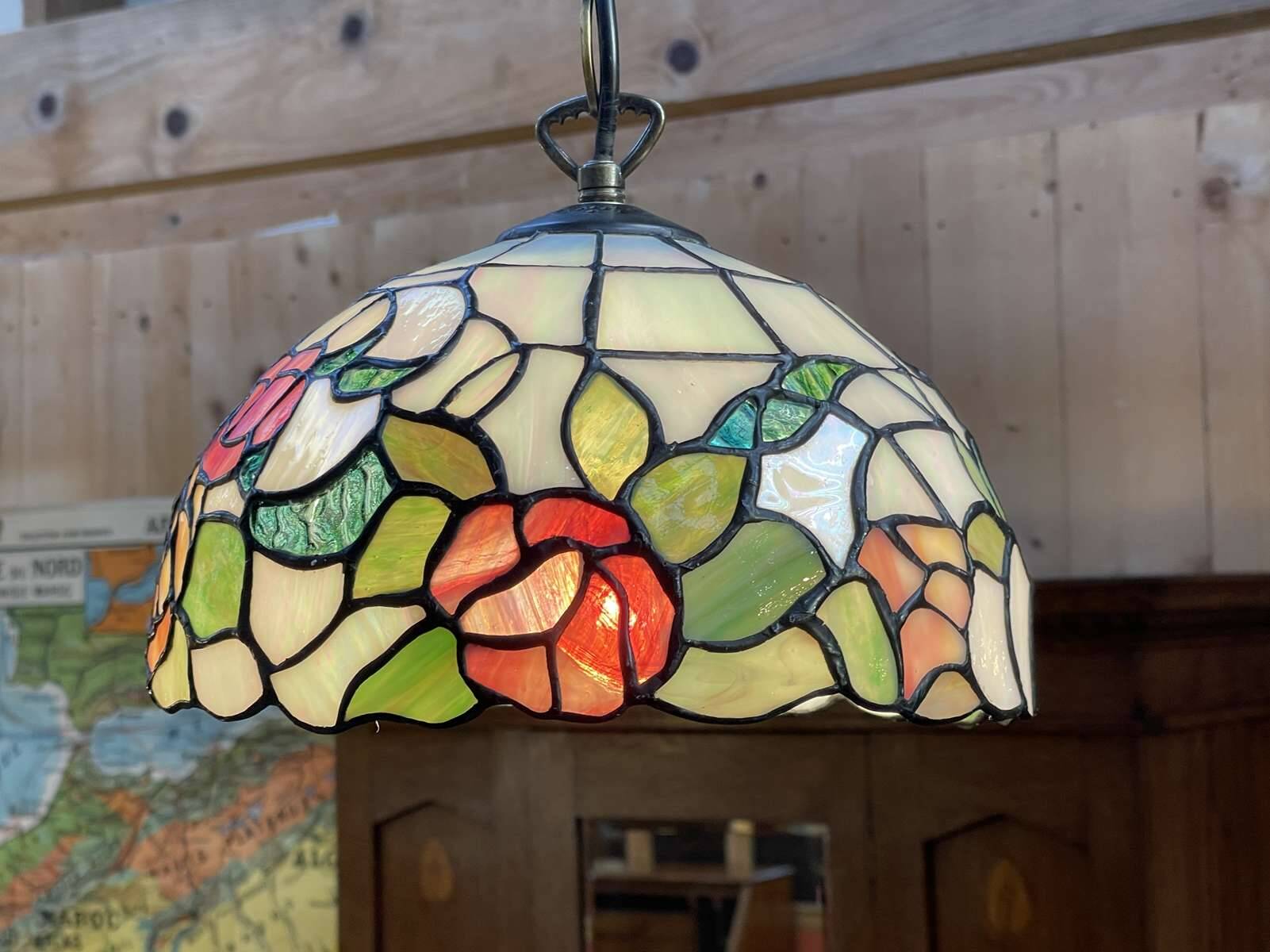 Tiffany-style glass pendant light